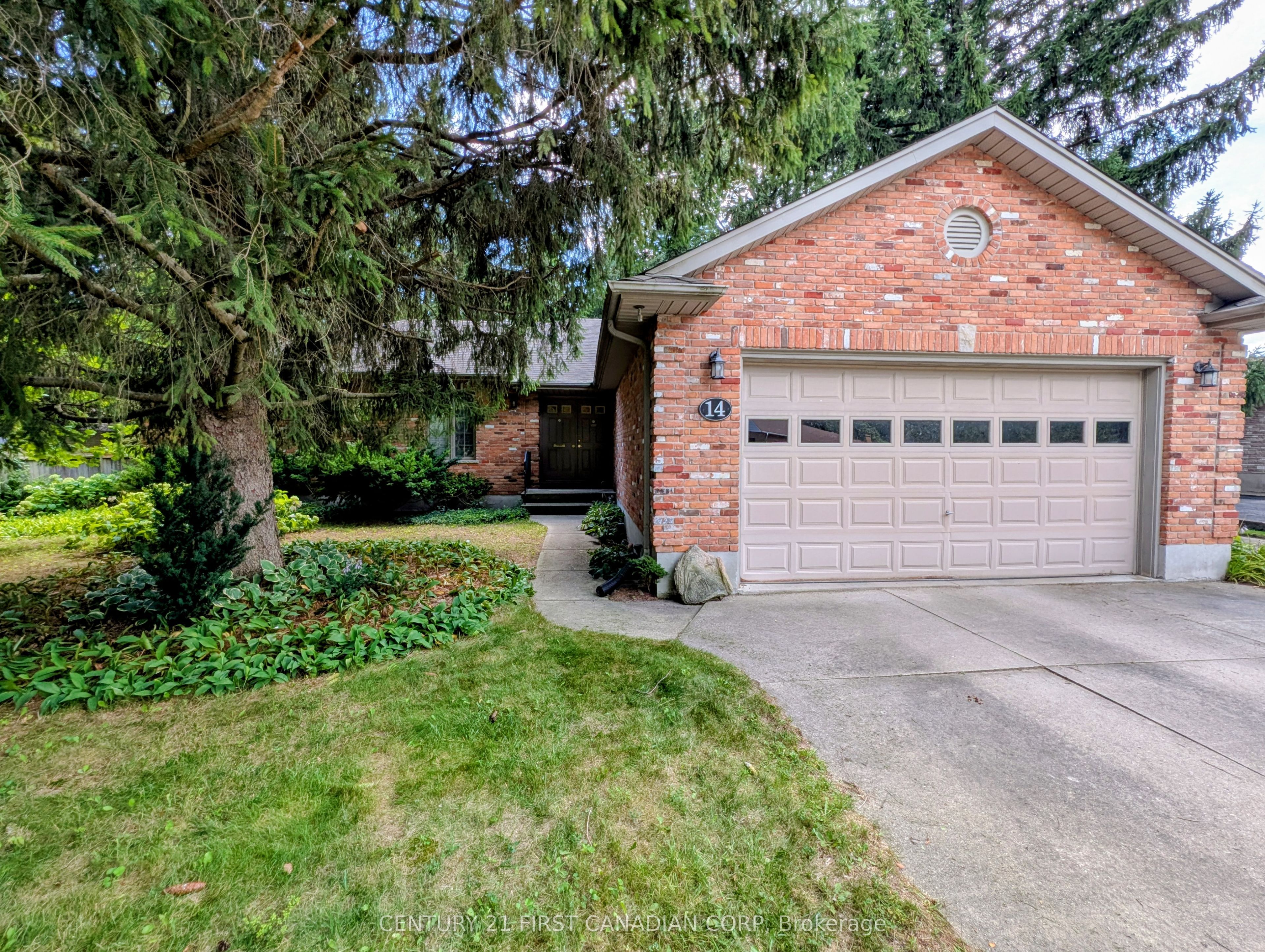 14 Pannell Lane, Strathroy-Caradoc, ON N7G 2C6