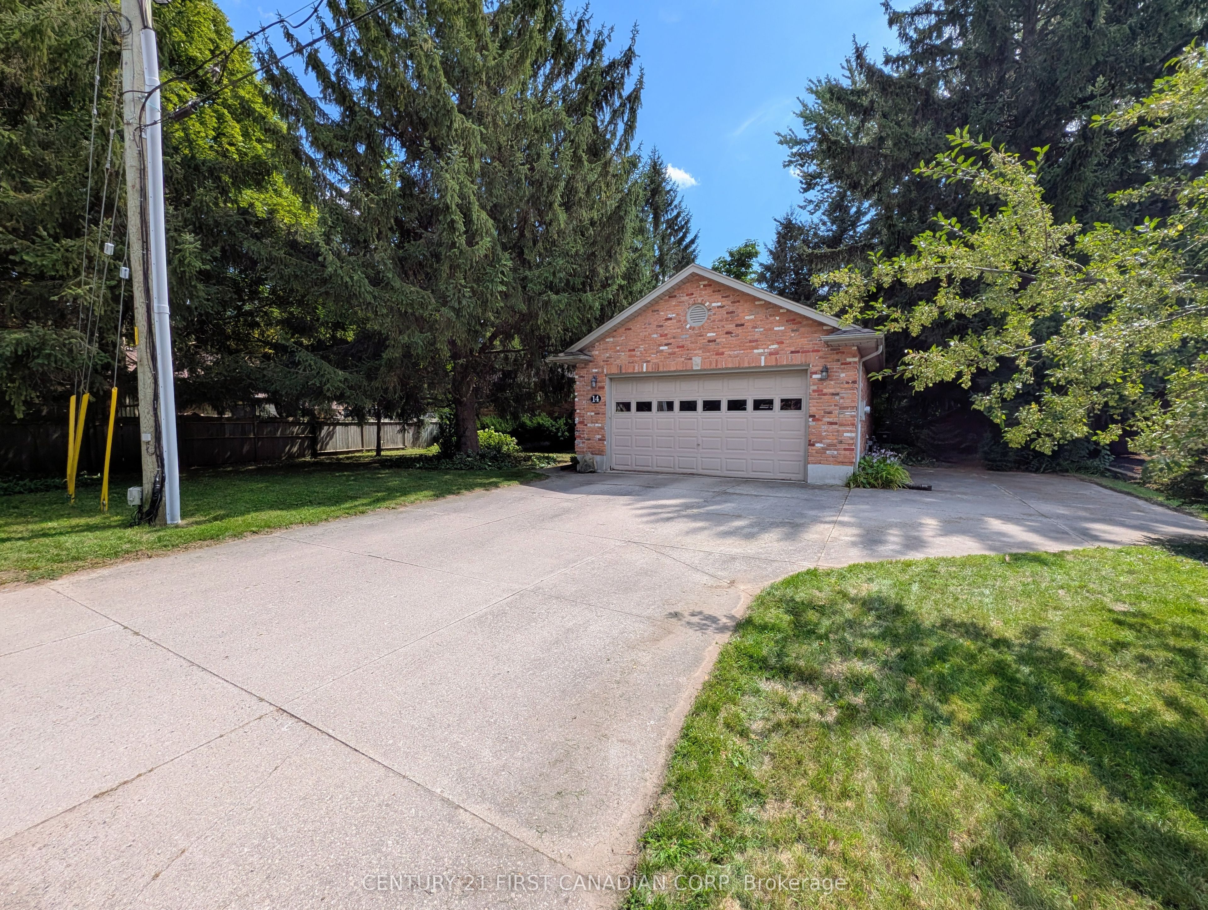 14 Pannell Lane, Strathroy-Caradoc, ON N7G 2C6 photo 2