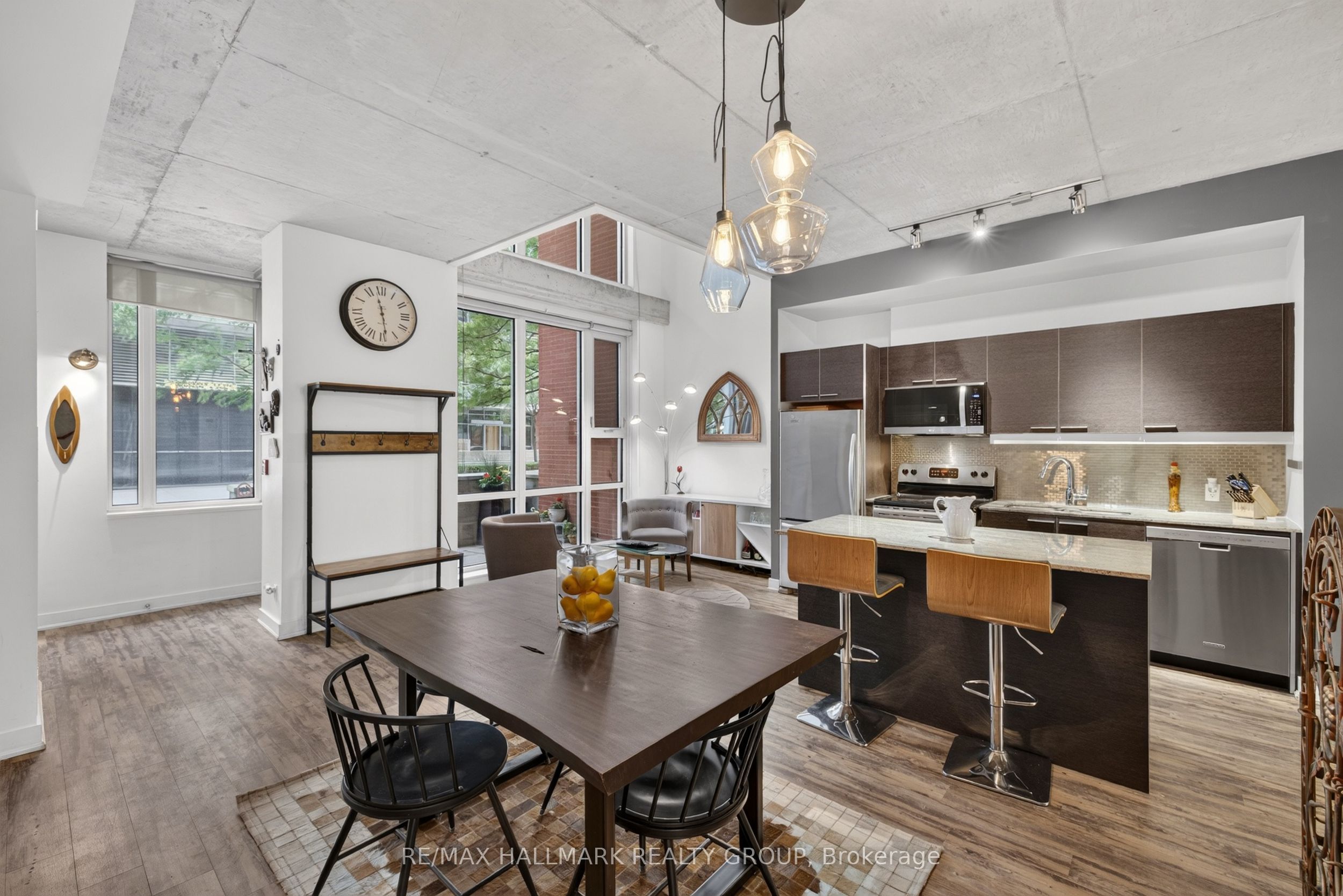 353 McLeod Street, Ottawa Centre, ON K2P 1A2