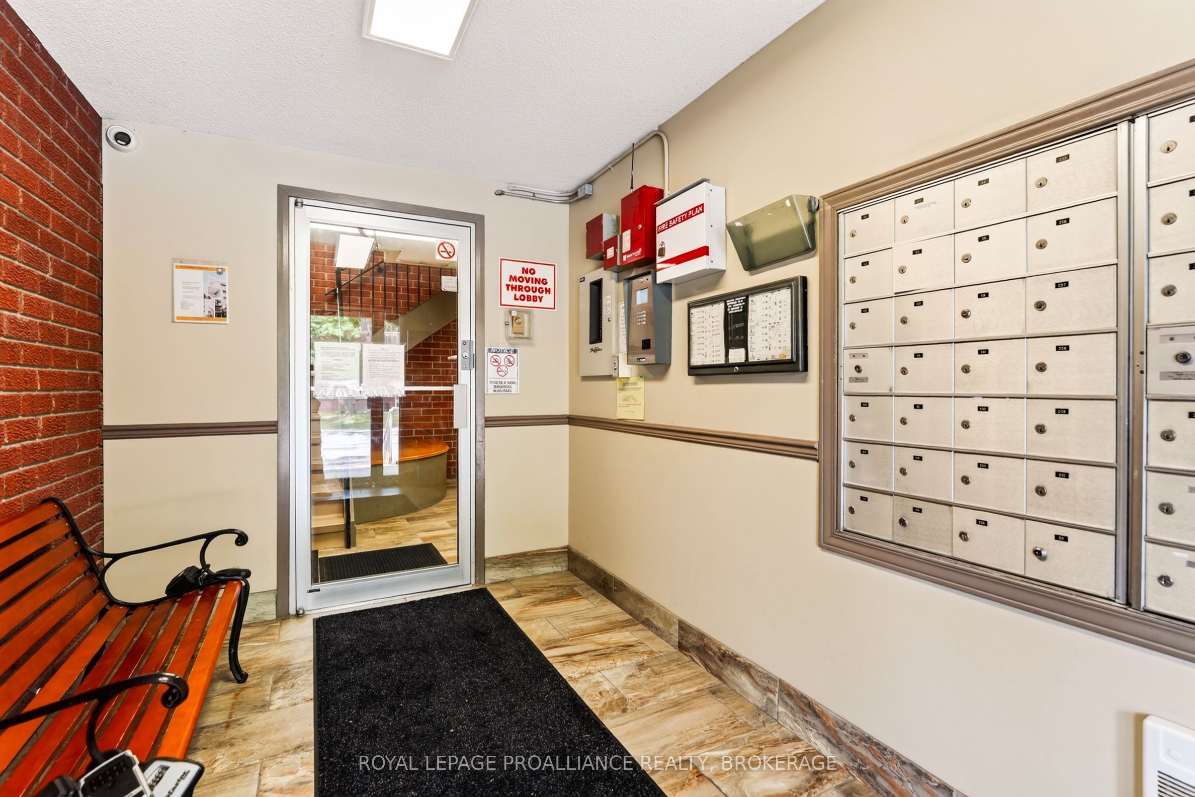 561 Armstrong Road 210, Kingston, ON K7M 8J9 photo 4