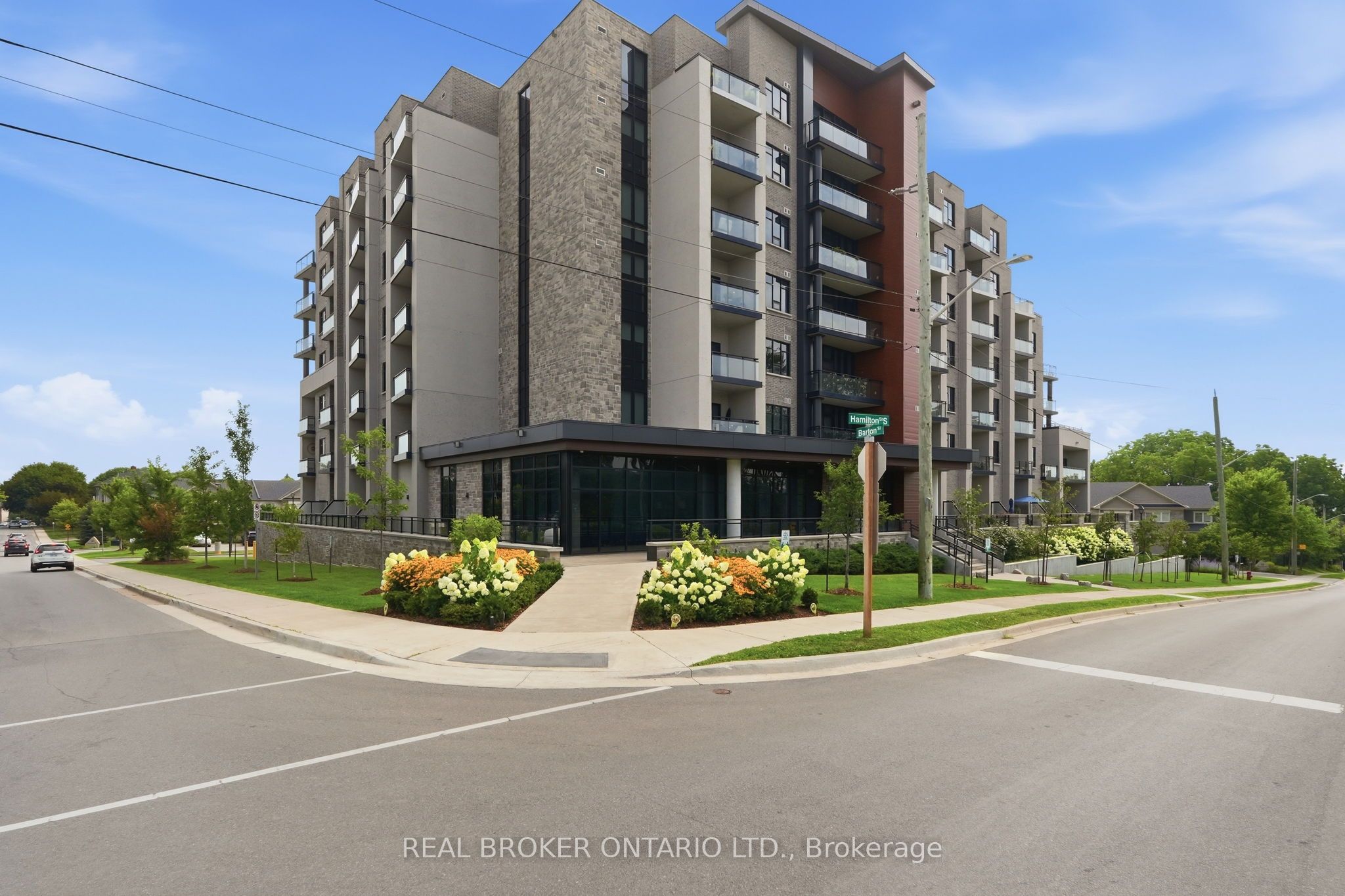 30 Hamilton Street S 101, Hamilton, ON L8B 1V8