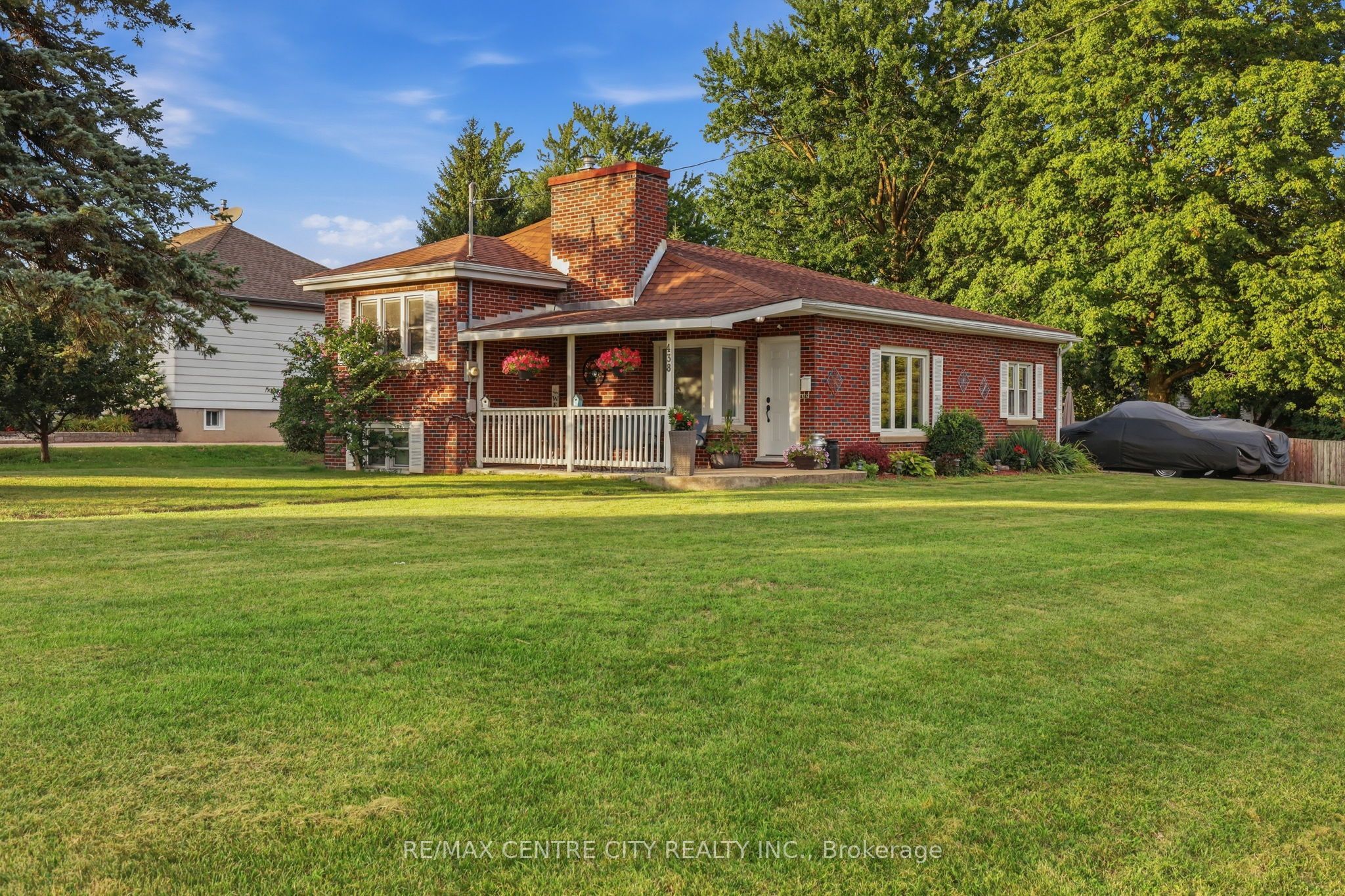 438 Forest Lawn Avenue, London East, ON N5V 1T1 photo 2