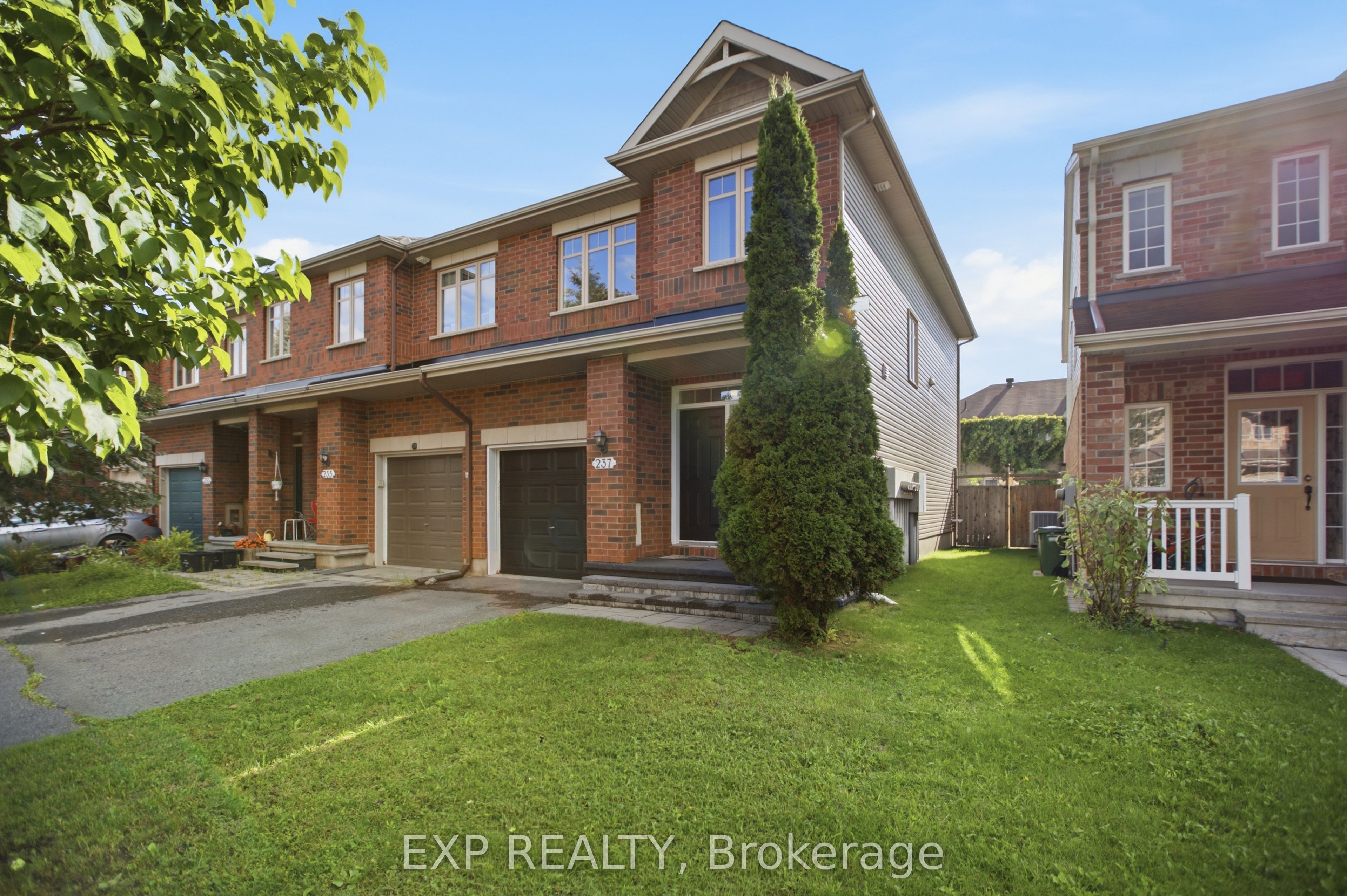 237 EYE BRIGHT Crescent, Blossom Park - Airport and Area, ON K1V 2K6 photo 4