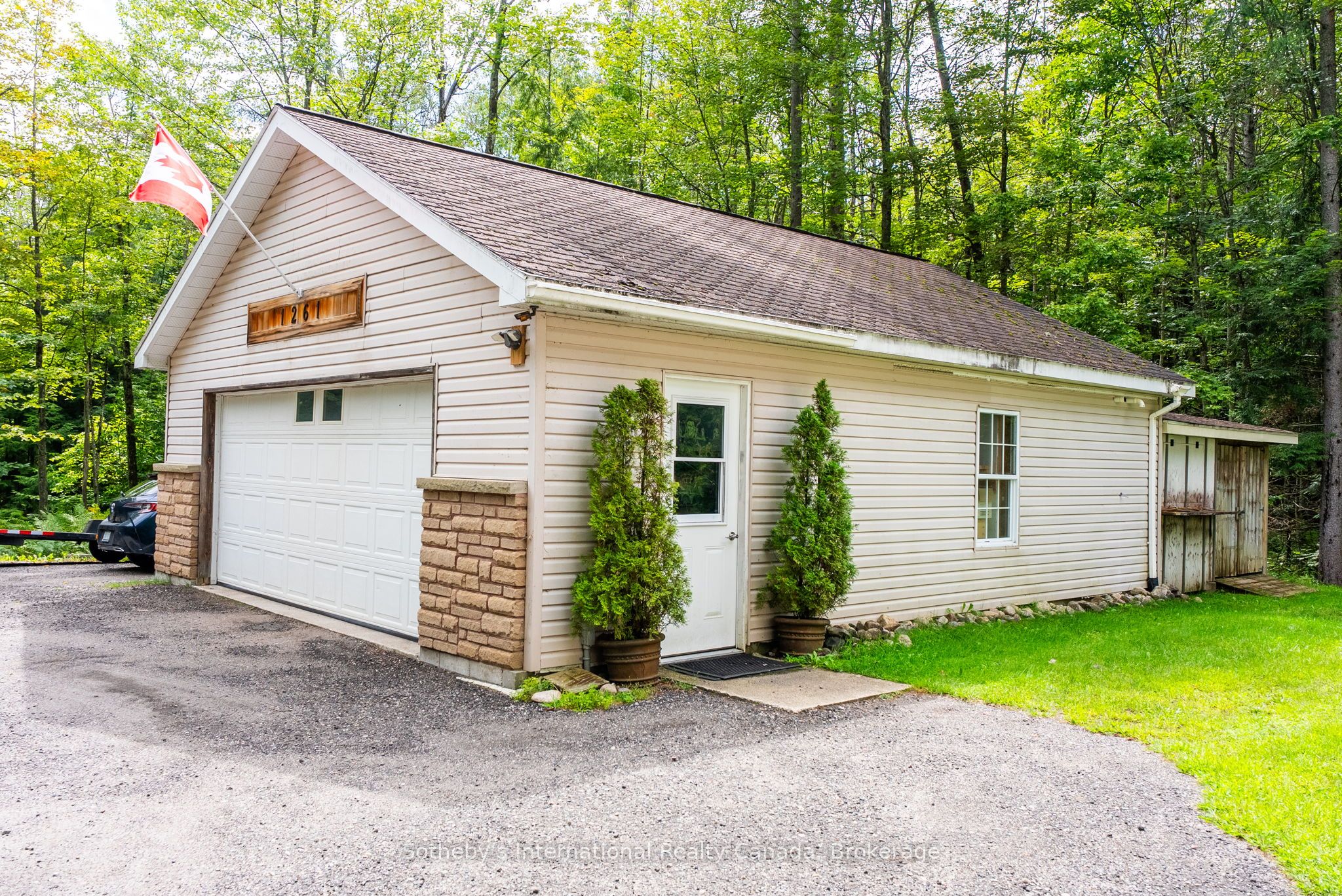 1261 Falkenburg Road, Muskoka Lakes, ON P1L 1X4 photo 3