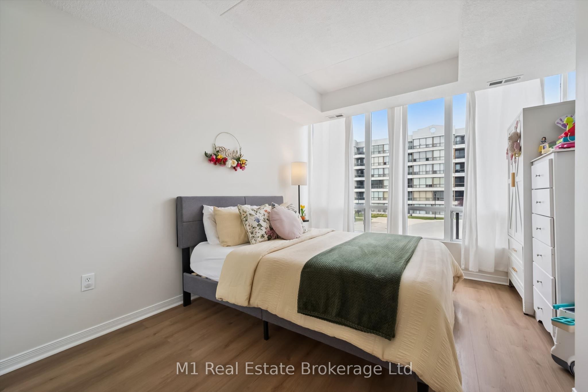 105 Bagot Street 208, Guelph, ON N1H 8H4 photo 3