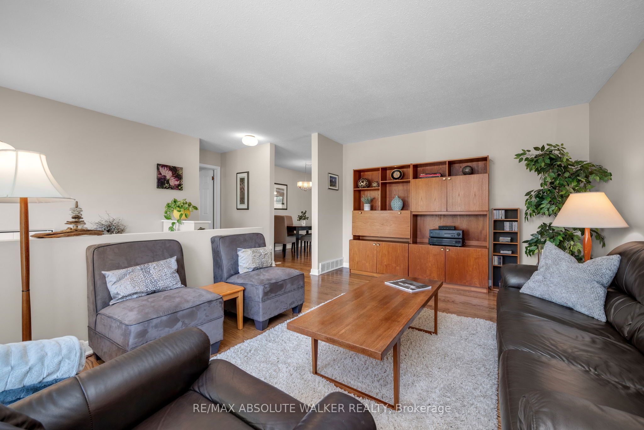 5 West Herrington Court, Crystal Bay - Rocky Point - Bayshore, ON K2H 6B9 photo 2