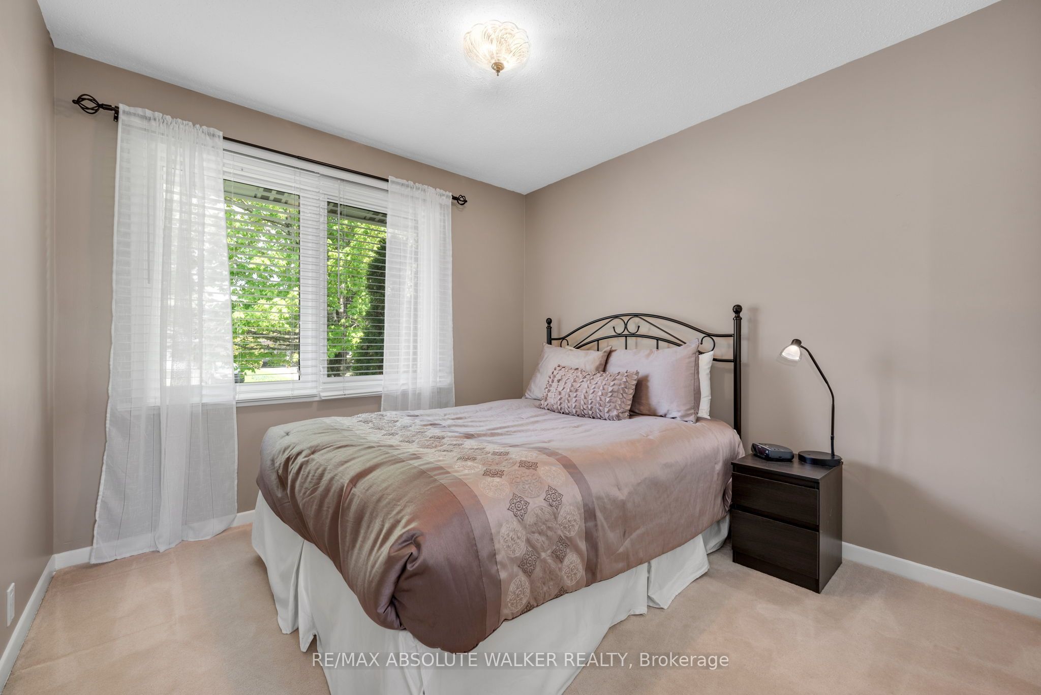 5 West Herrington Court, Crystal Bay - Rocky Point - Bayshore, ON K2H 6B9 photo 5