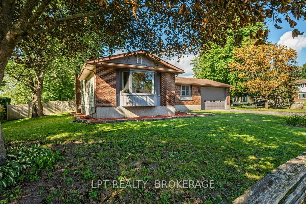 785 Allum Avenue, Kingston, ON K7M 7A3 photo 2