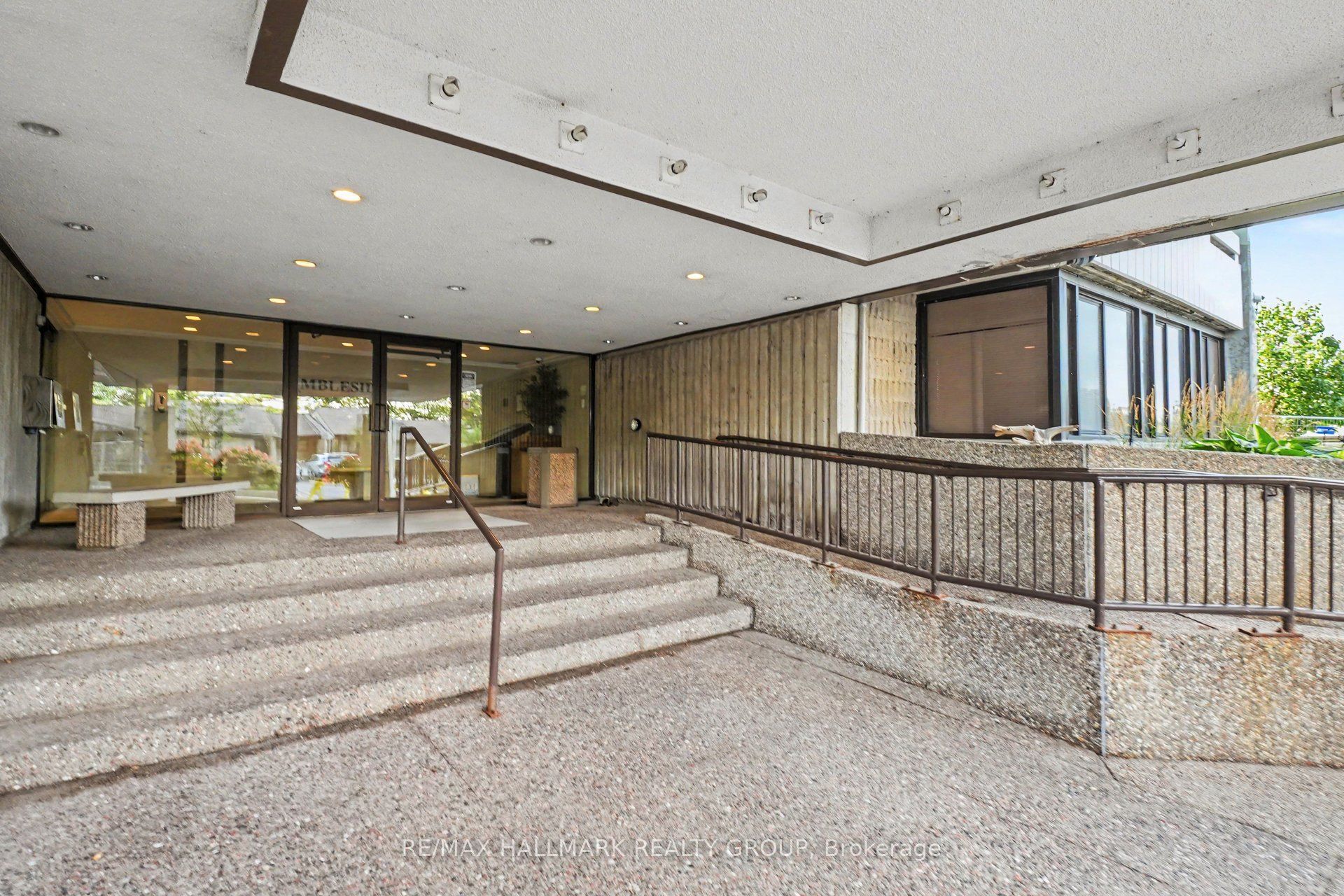 1171 Ambleside Drive 1112, Woodroffe, ON K2B 8E1 photo 2