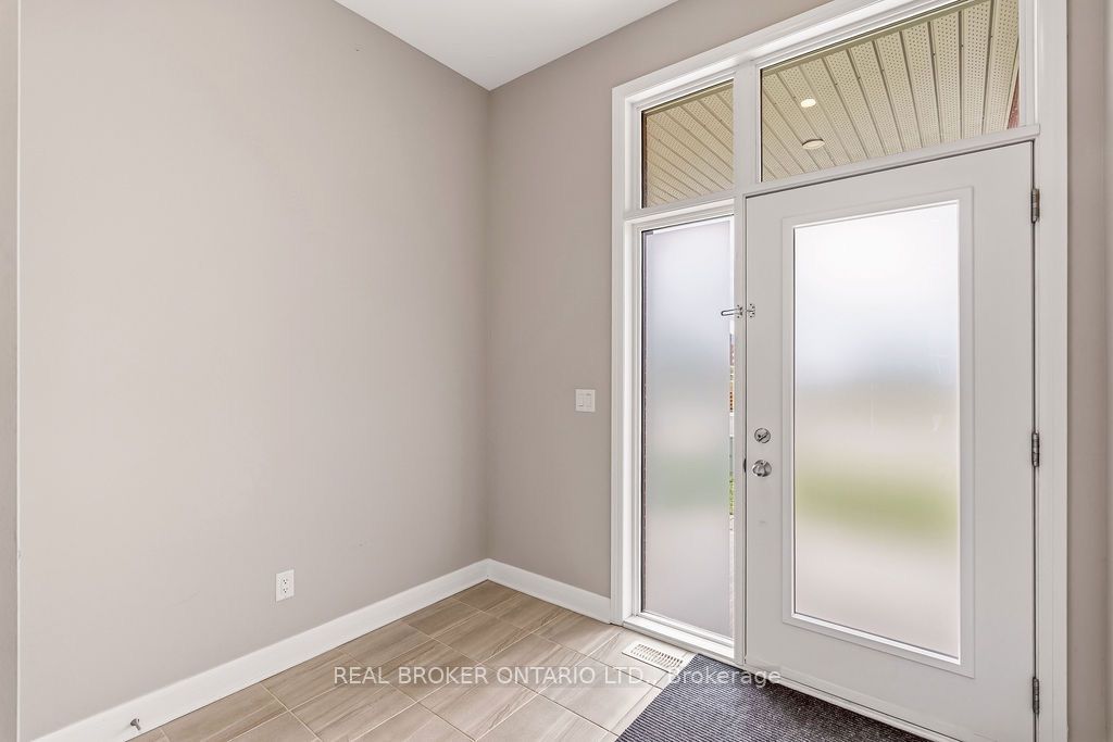 78 Michael Stoqua Street, Manor Park - Cardinal Glen and Area, ON K1K 5A2 photo 3