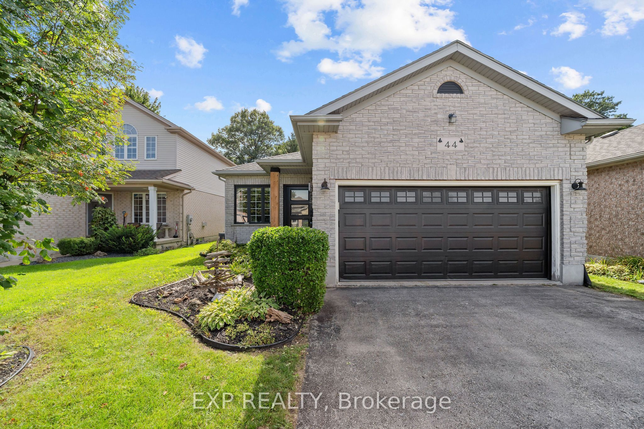 44 Juniper Crescent, Strathroy-Caradoc, ON N7G 4G4 photo 2