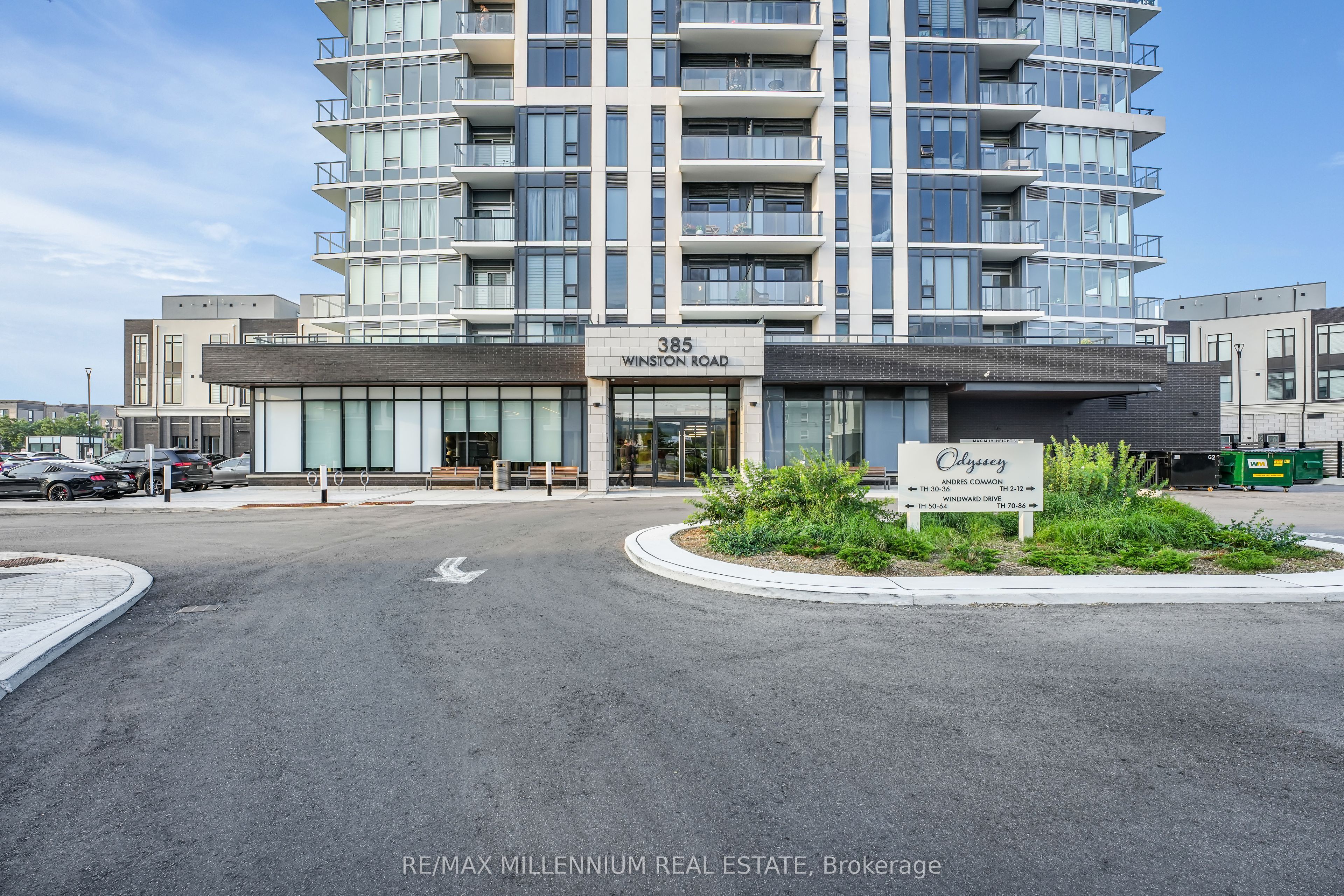 385 Winston Road 1011, Grimsby, ON L3M 4E8 photo 2
