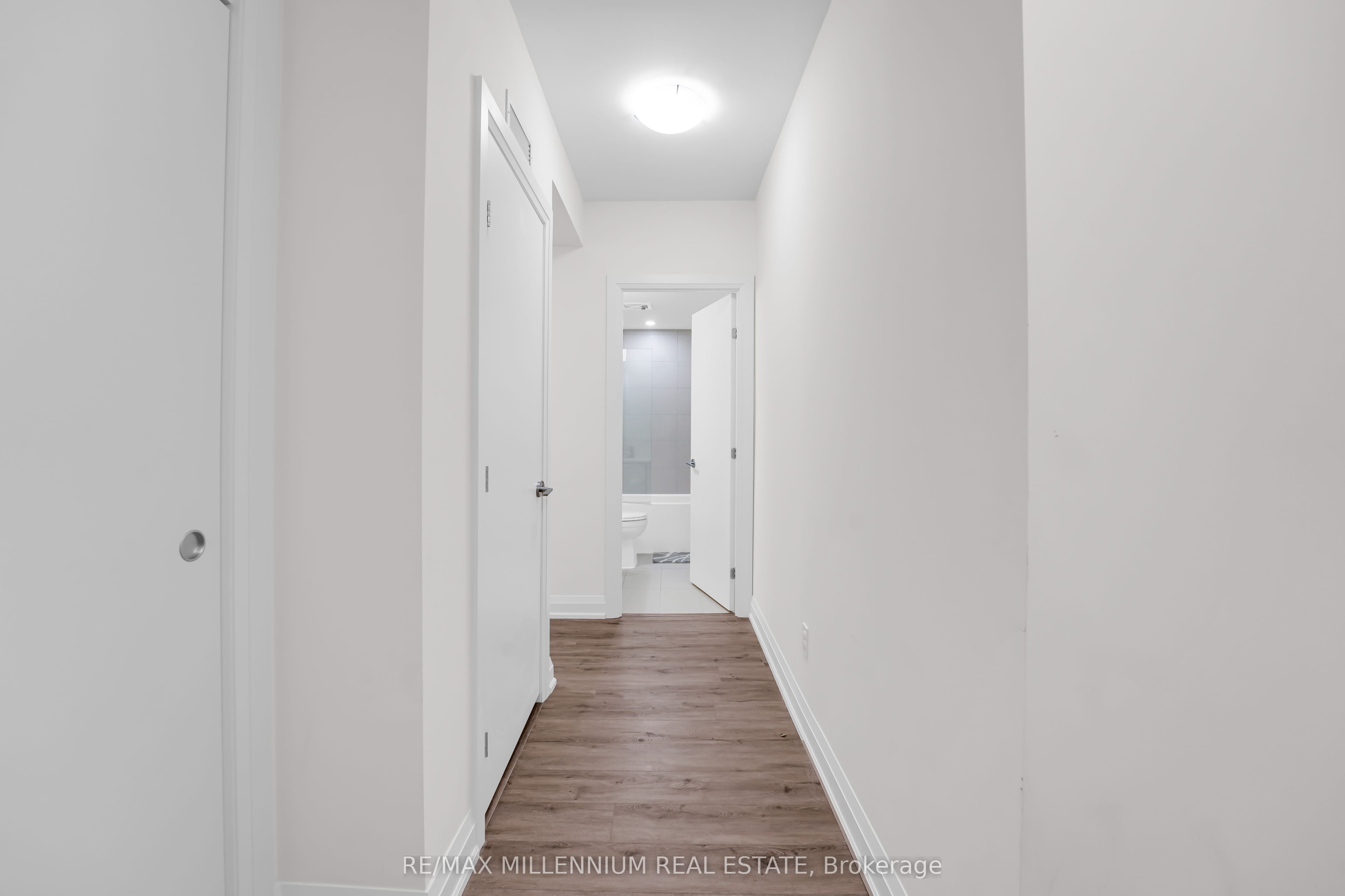 385 Winston Road 1011, Grimsby, ON L3M 4E8 photo 4