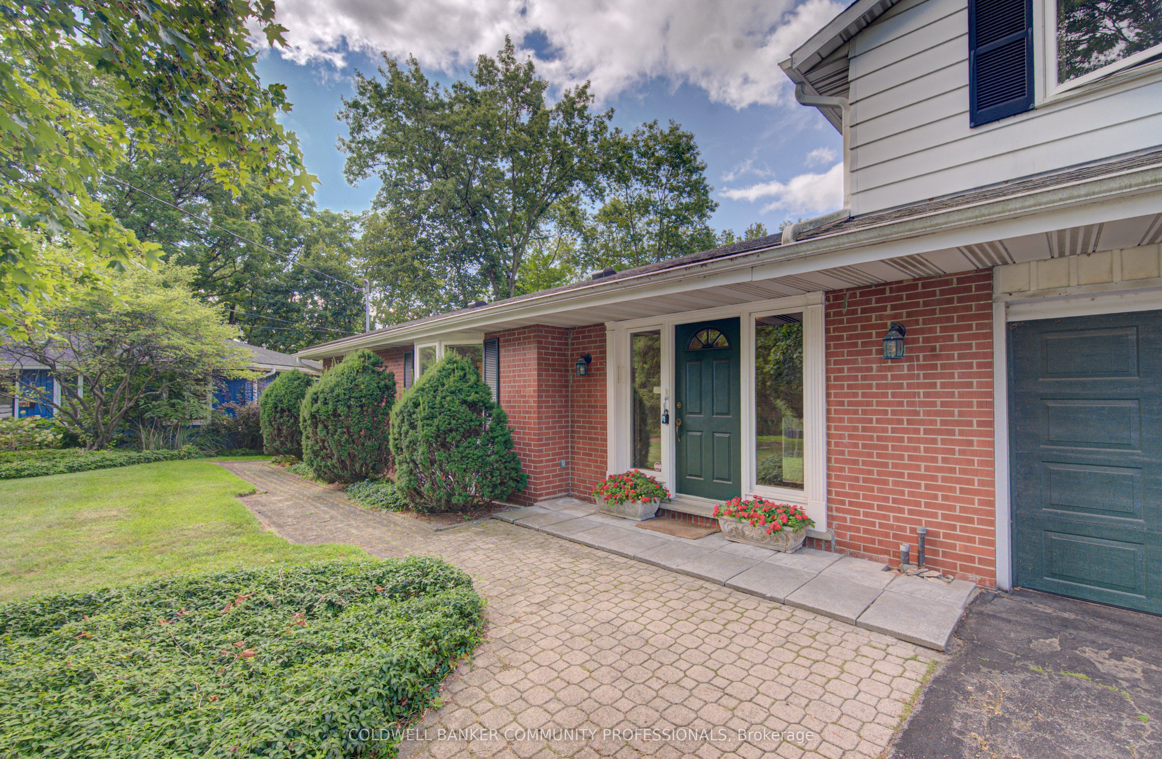 4 Mayfair Court, Hamilton, ON L9H 3P2 photo 5