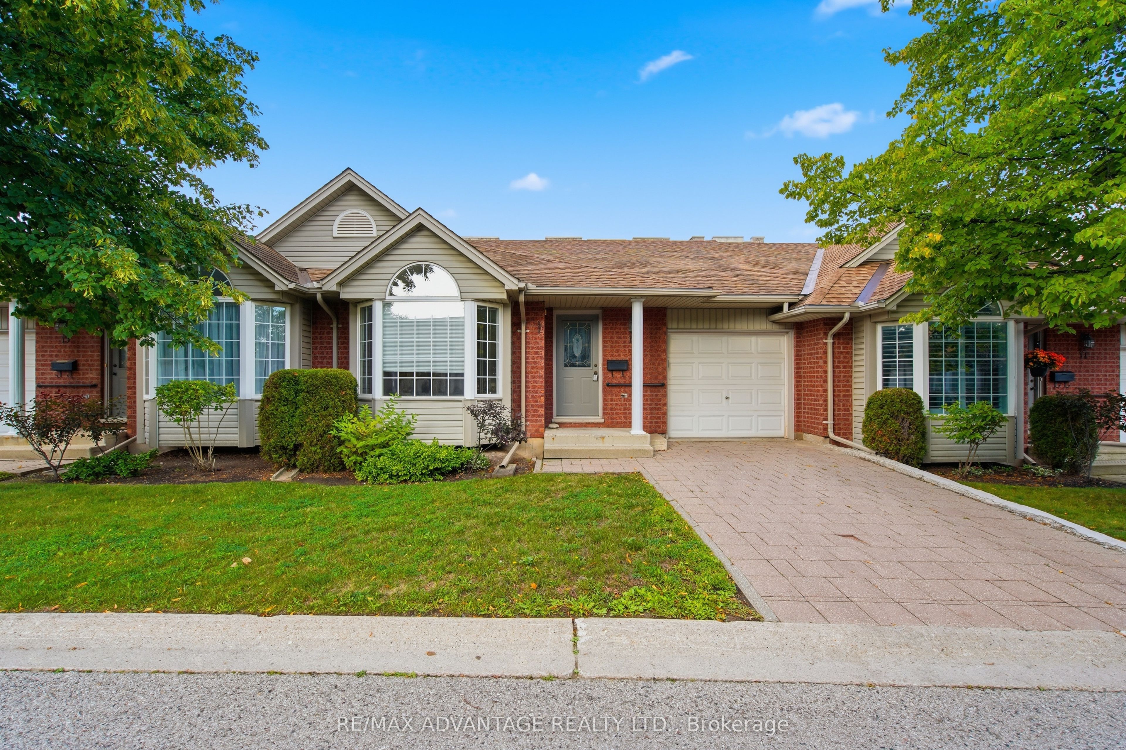122 Sherwood Forest Square 18, London North, ON N6G 5G8