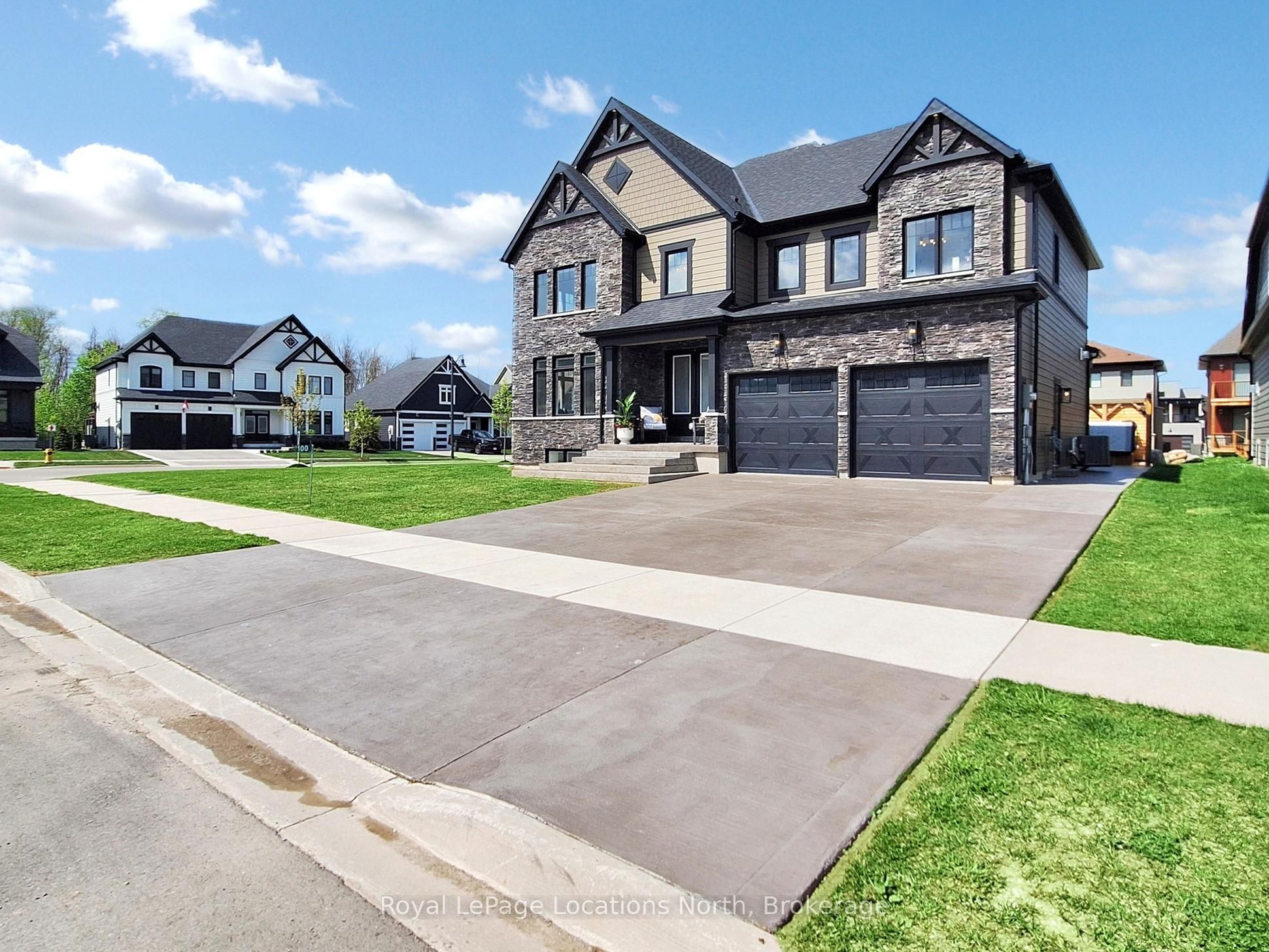 100 Reed Way, Blue Mountains, ON L9Y 4P5 photo 2