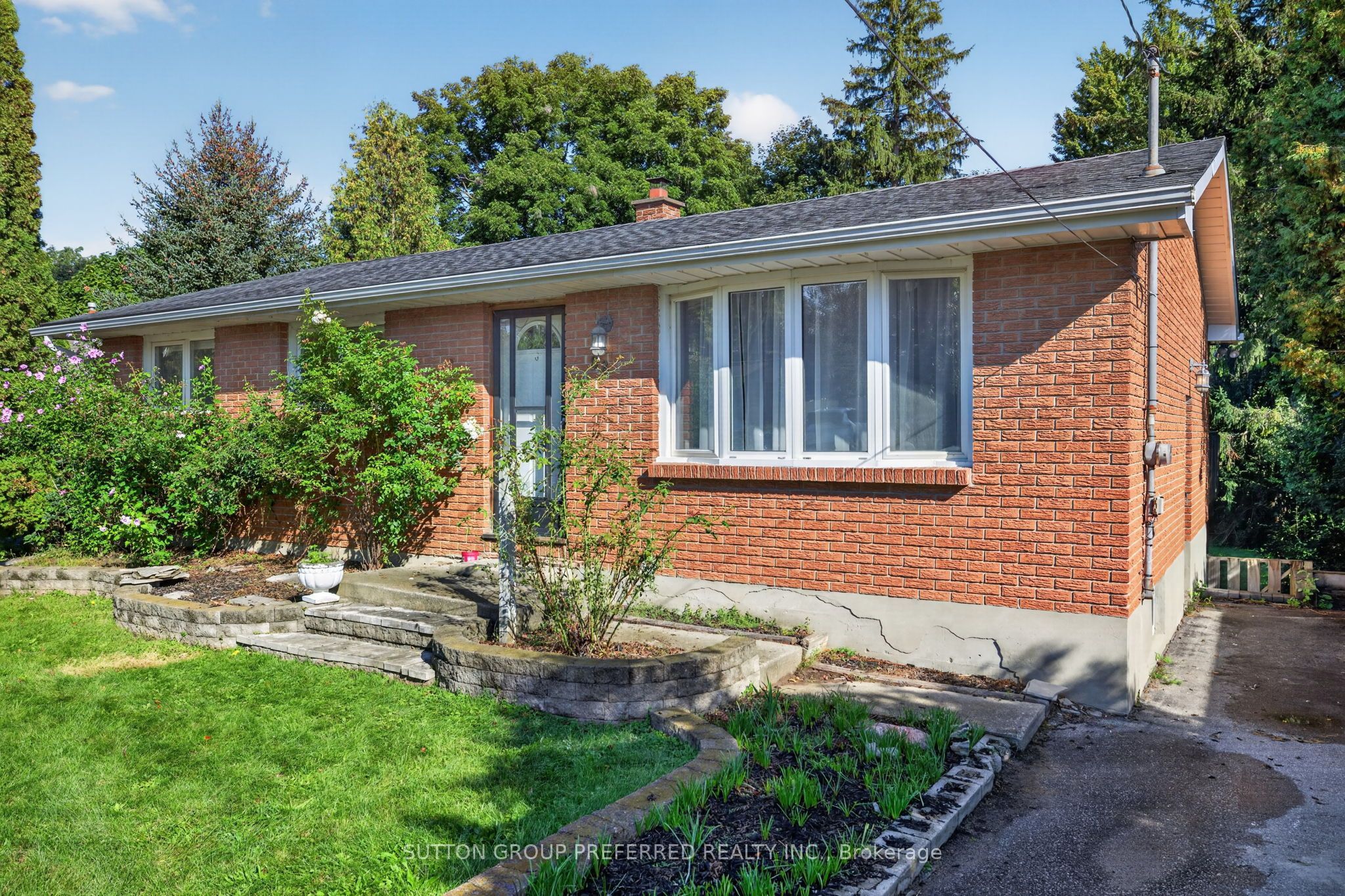 98 Queen Street, Thames Centre, ON N0L 1G2 photo 2