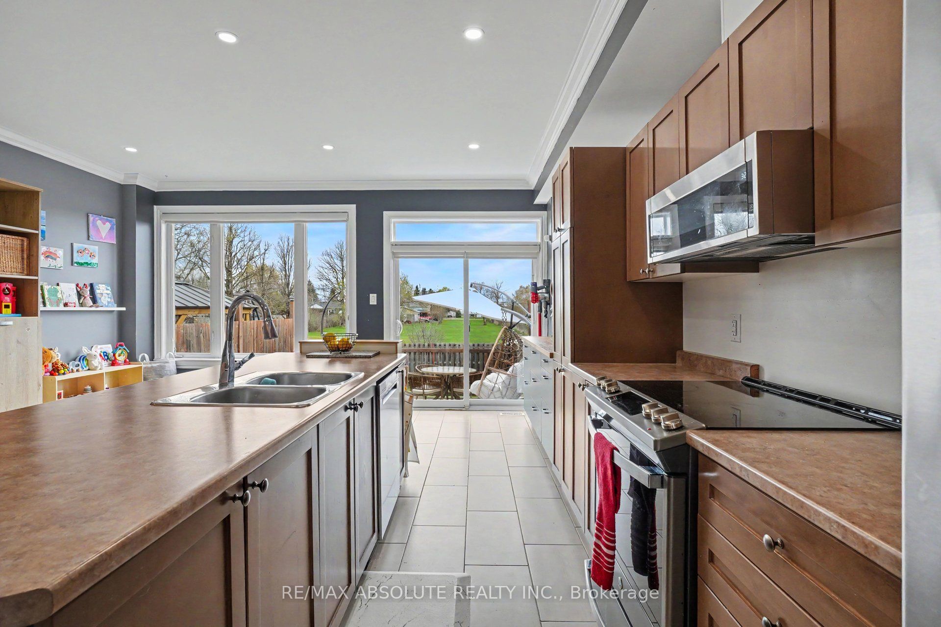 185 Desmond Trudeau Drive, Arnprior, ON K7S 0H1 photo 5