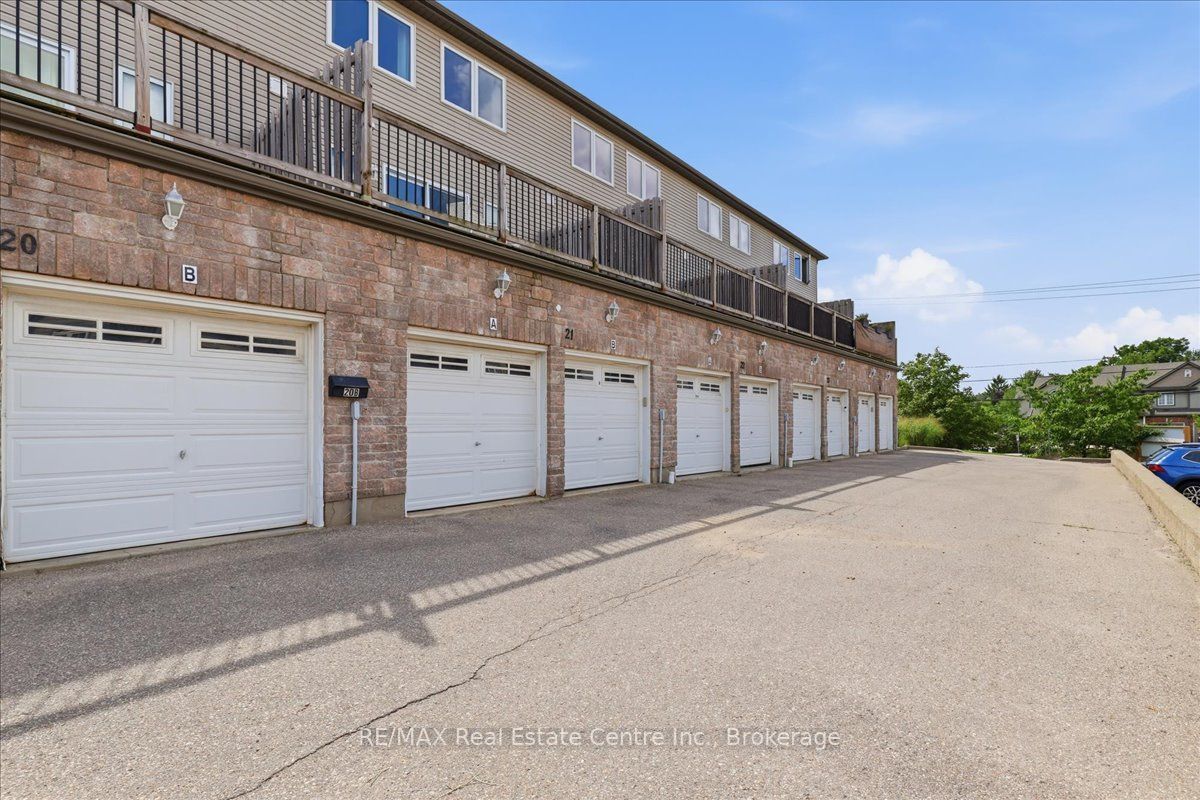 975 Strasburg Road 21B, Waterloo, ON N2E 0A8