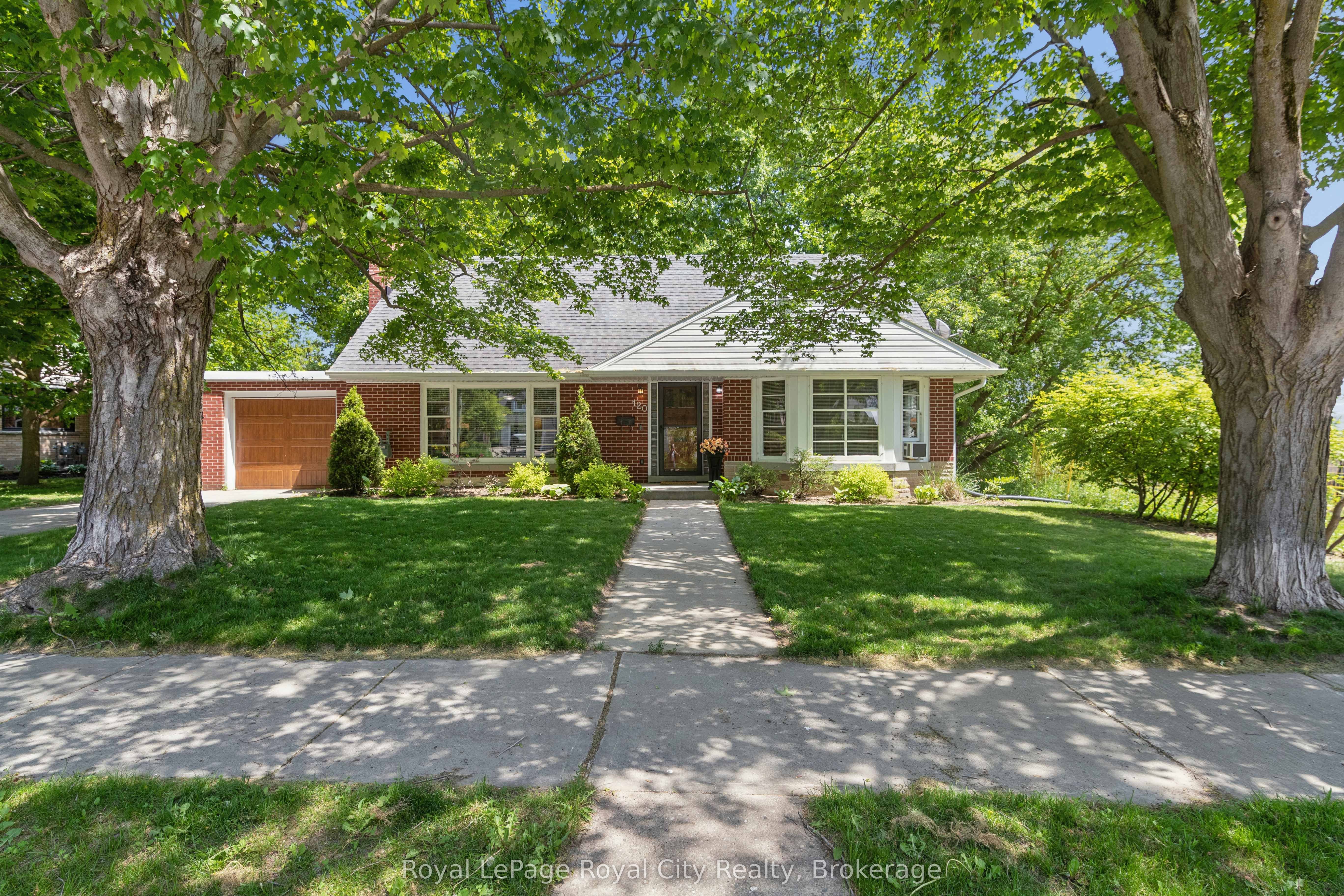 120 Hill Street E, Centre Wellington, ON N1M 1G9