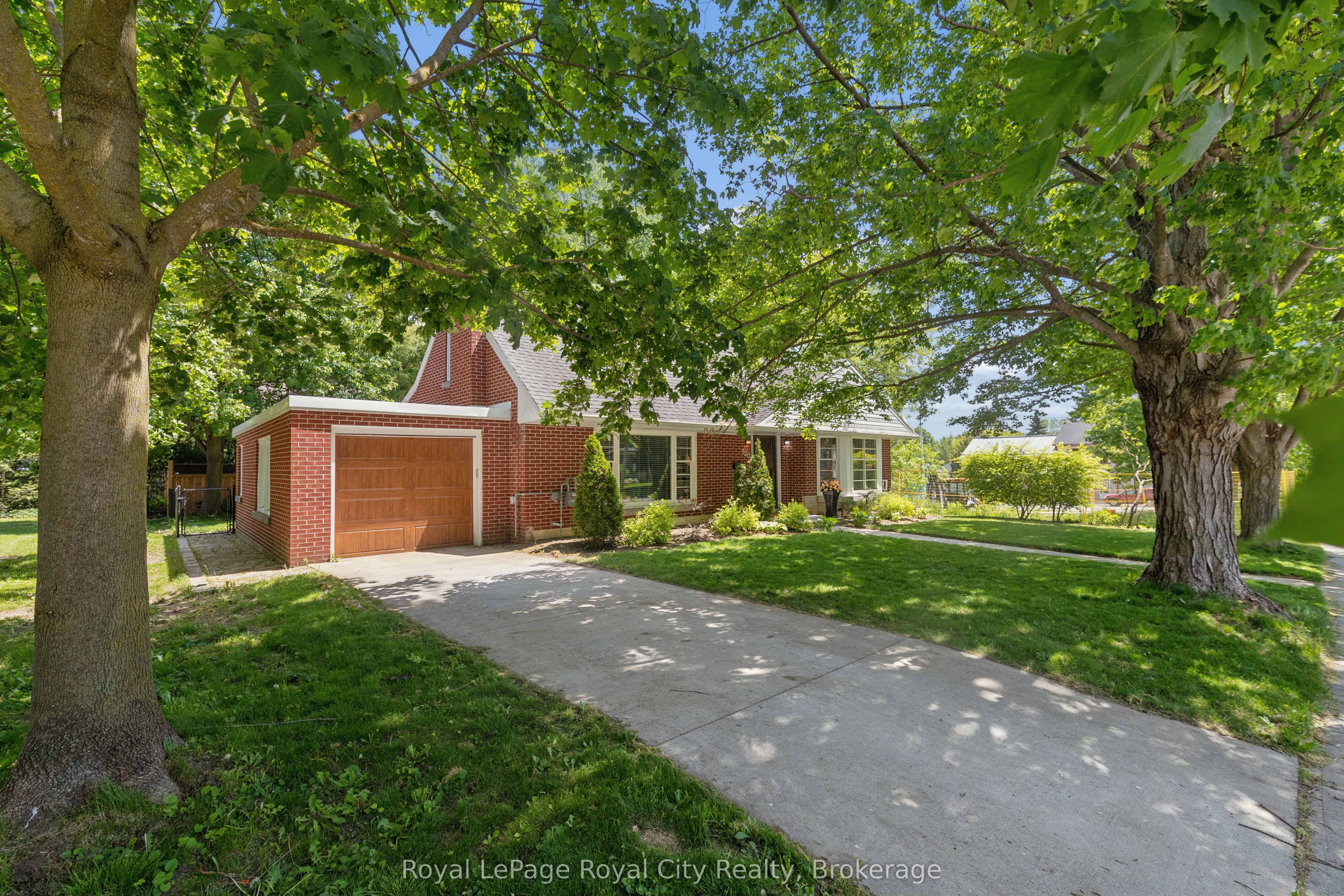 120 Hill Street E, Centre Wellington, ON N1M 1G9 photo 2