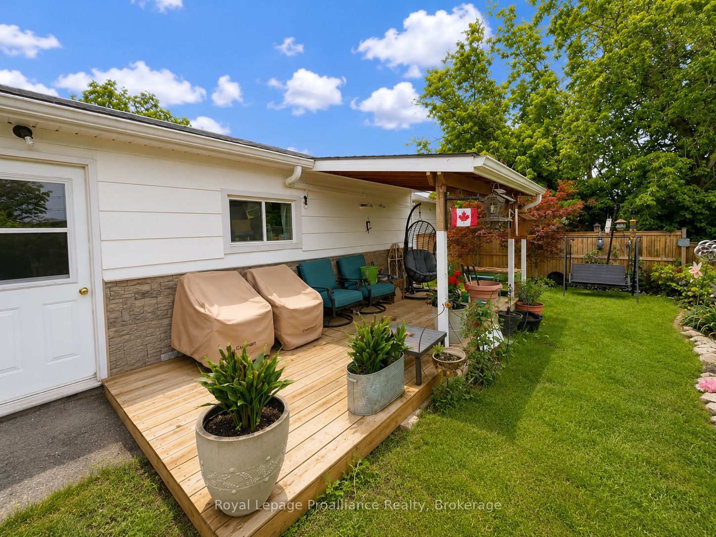 163 Shuter Street, Quinte West, ON K8V 3L9 photo 2