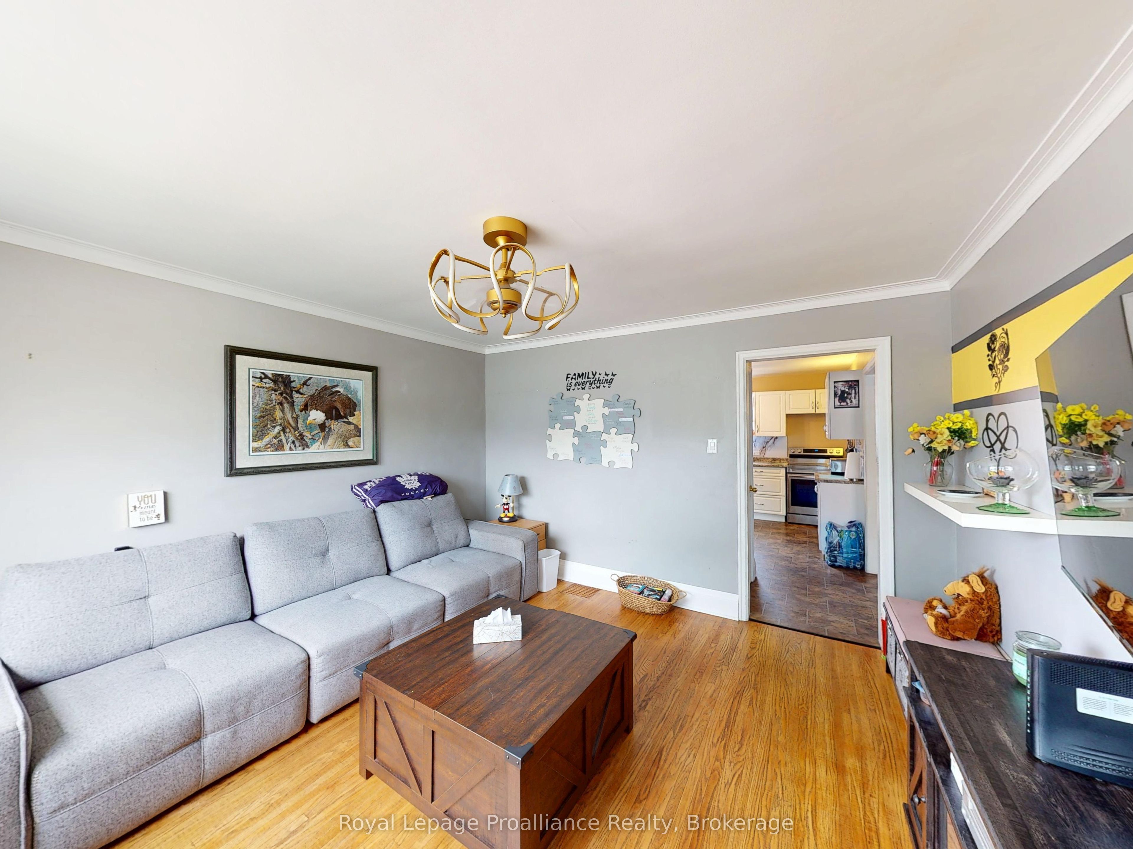 163 Shuter Street, Quinte West, ON K8V 3L9 photo 3