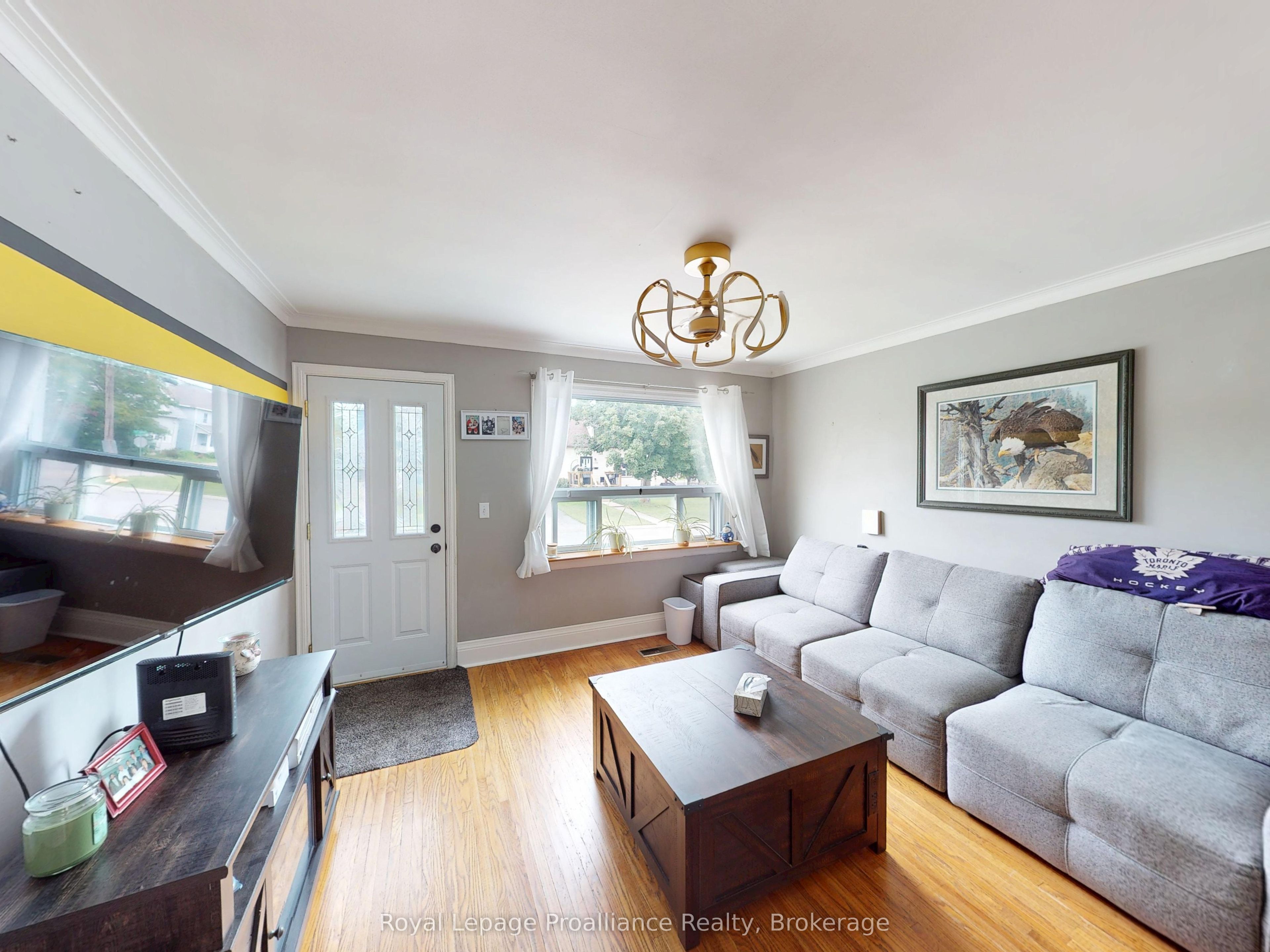 163 Shuter Street, Quinte West, ON K8V 3L9 photo 4