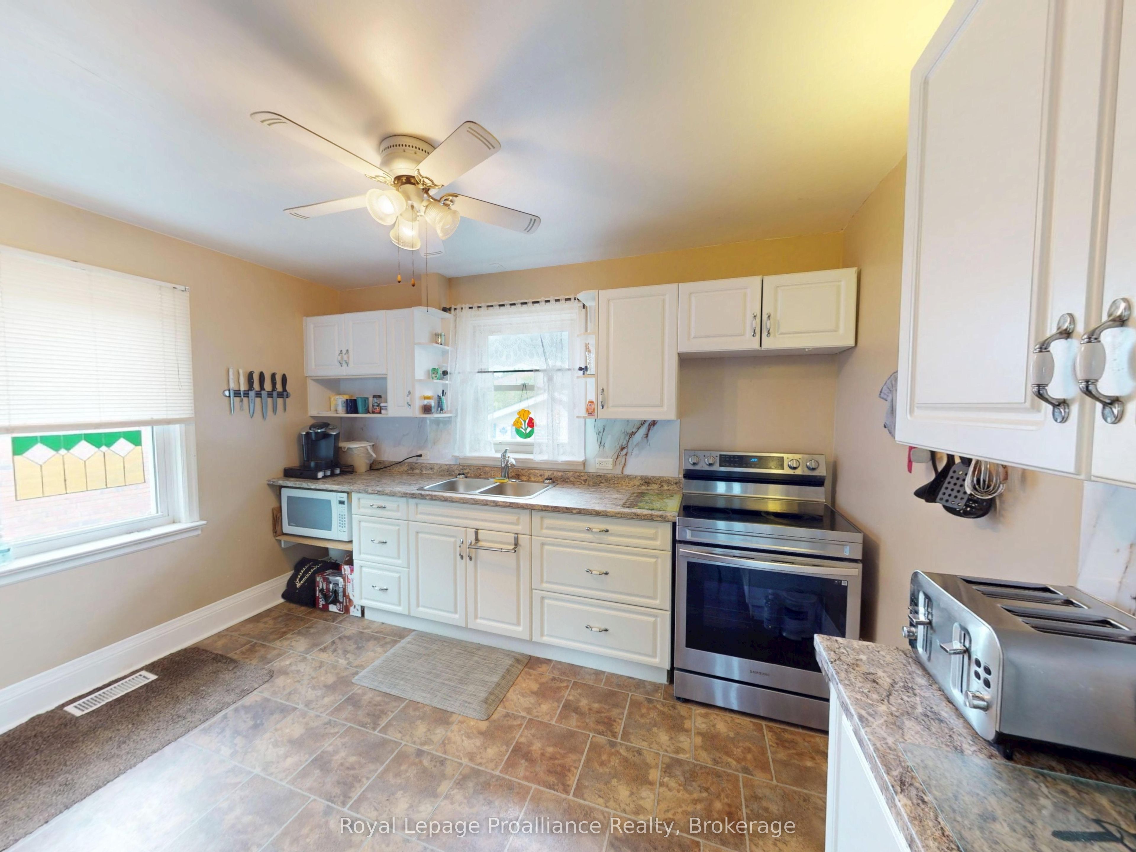 163 Shuter Street, Quinte West, ON K8V 3L9 photo 5
