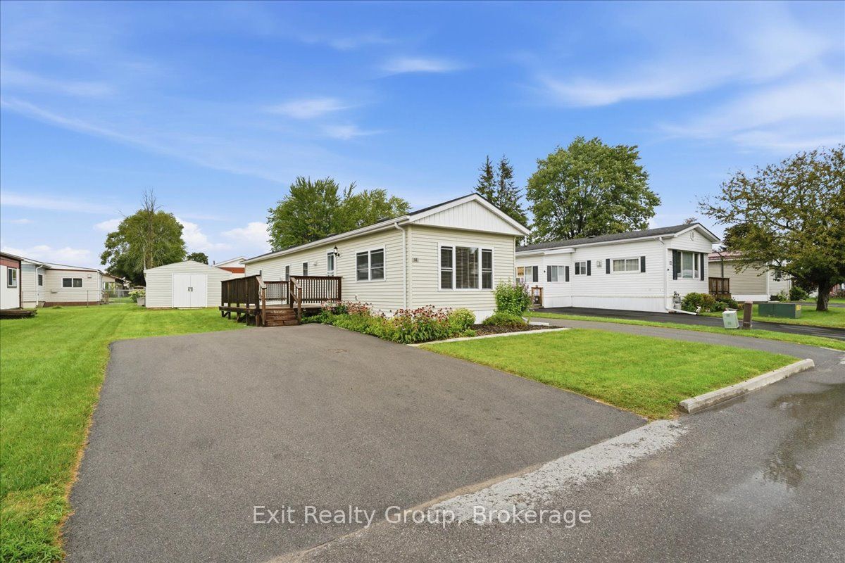 14 Nightingale Lane, Quinte West, ON K8N 4Z3