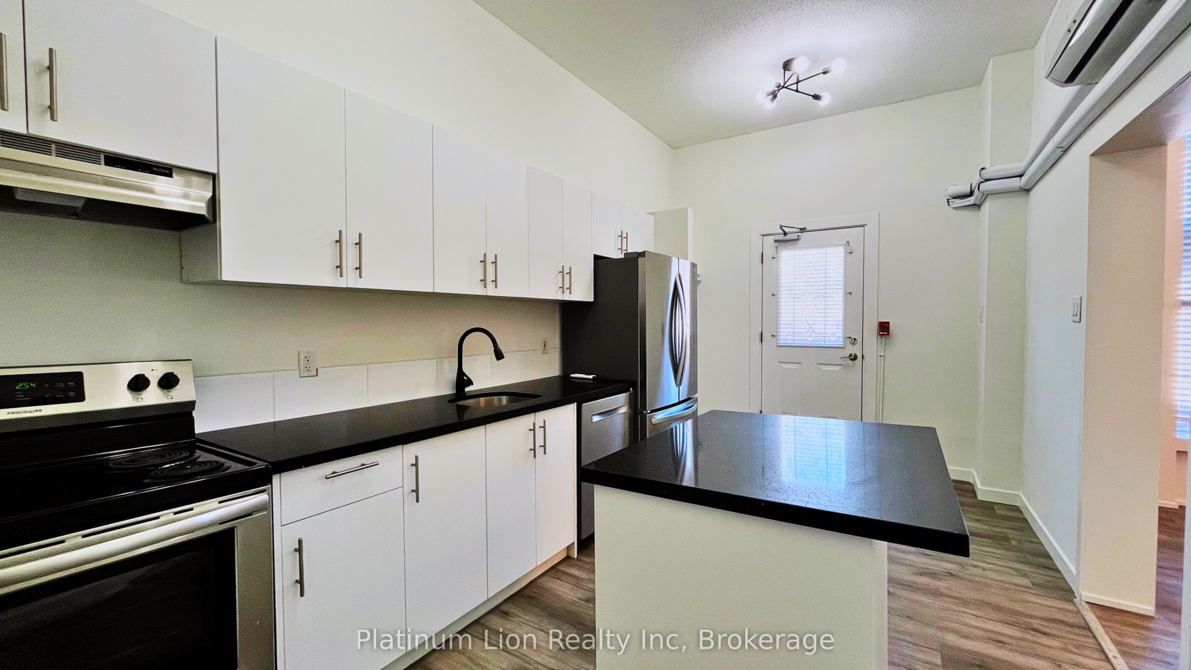 61 Hurst Place S, Hamilton, ON L8P 3E6 photo 4