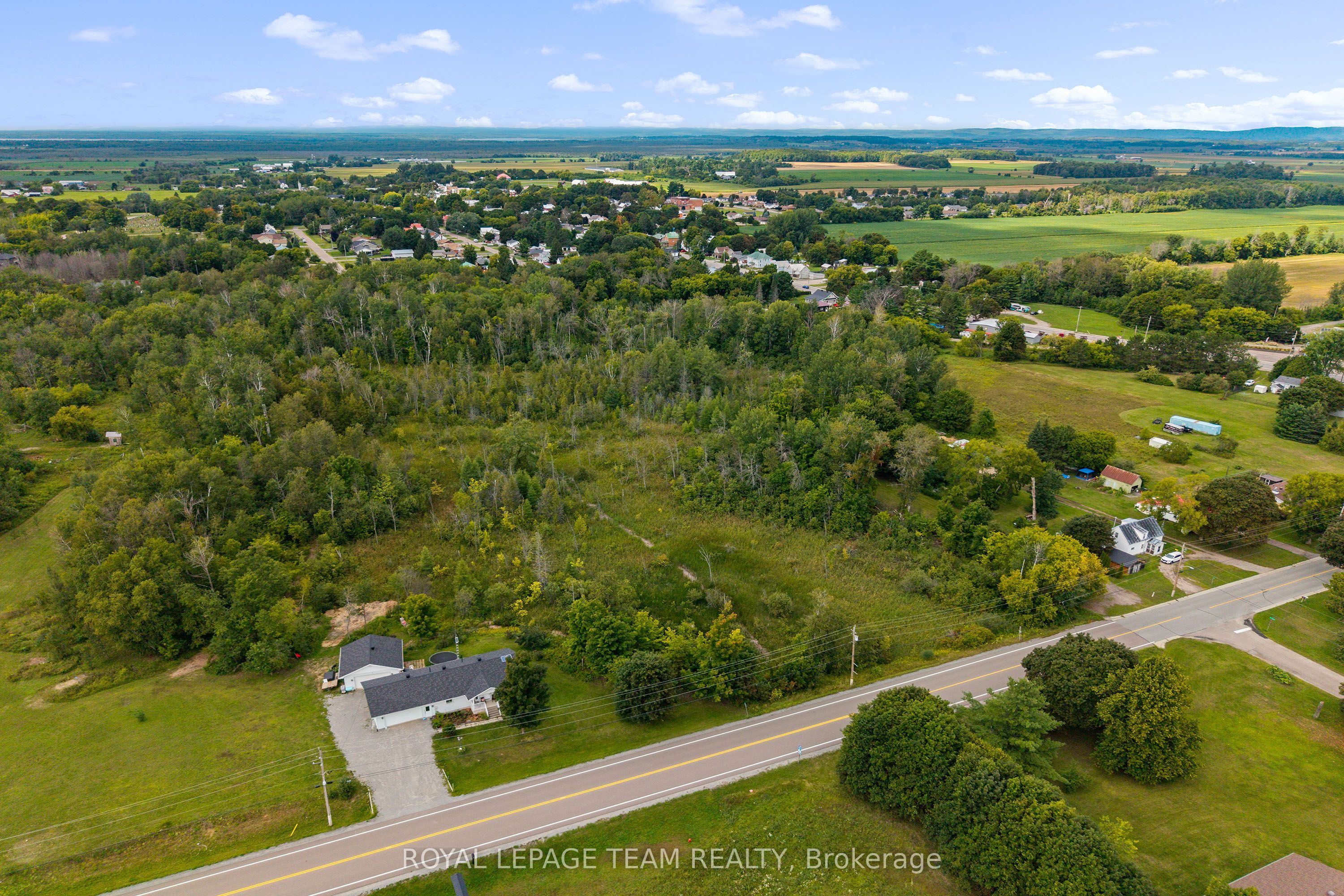 1535 A BEACHBURG Road, Whitewater Region, ON K0J 1C0 photo 2