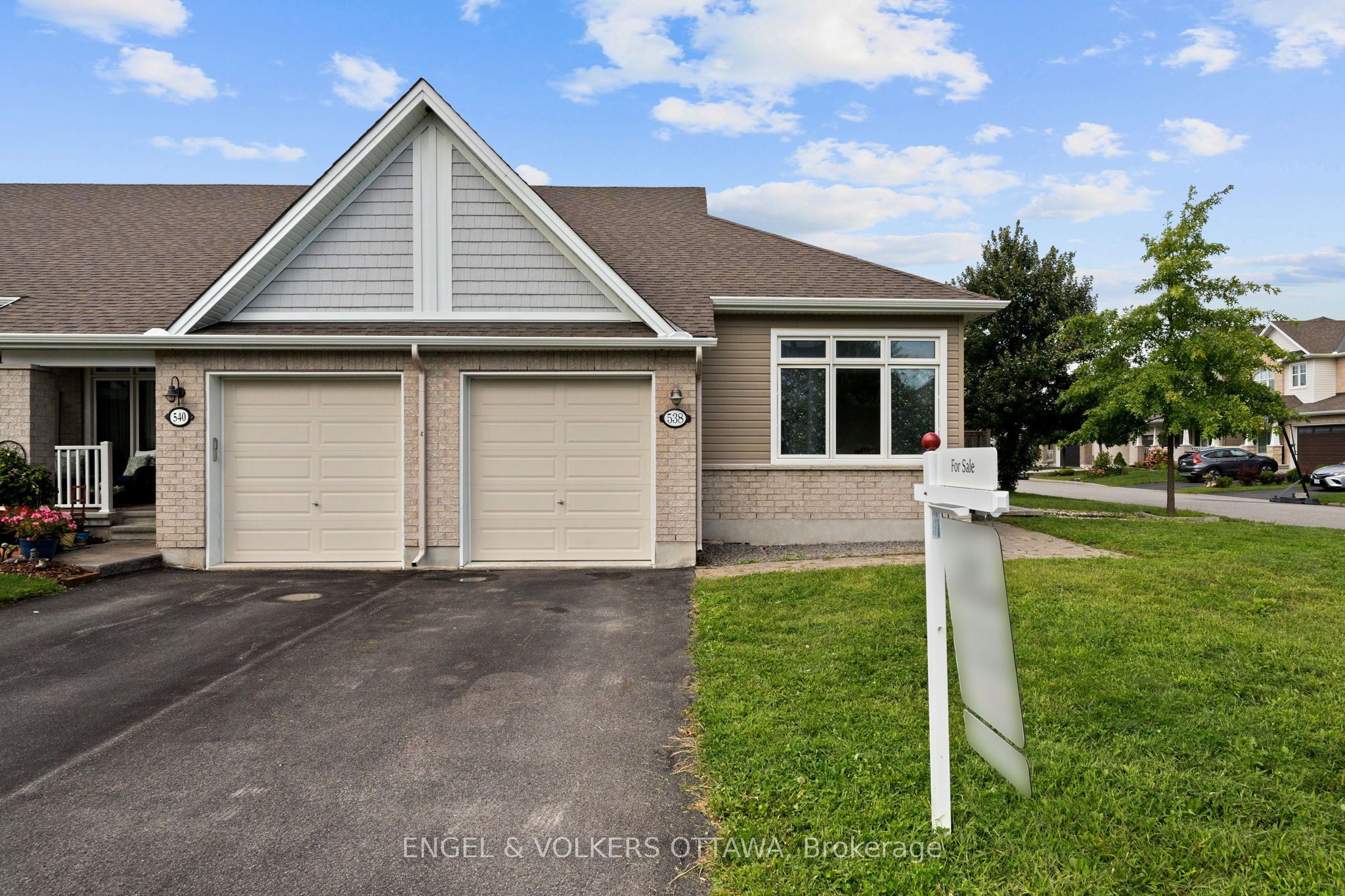538 Silverbell Crescent, Blossom Park - Airport and Area, ON K1T 0P1 photo 3