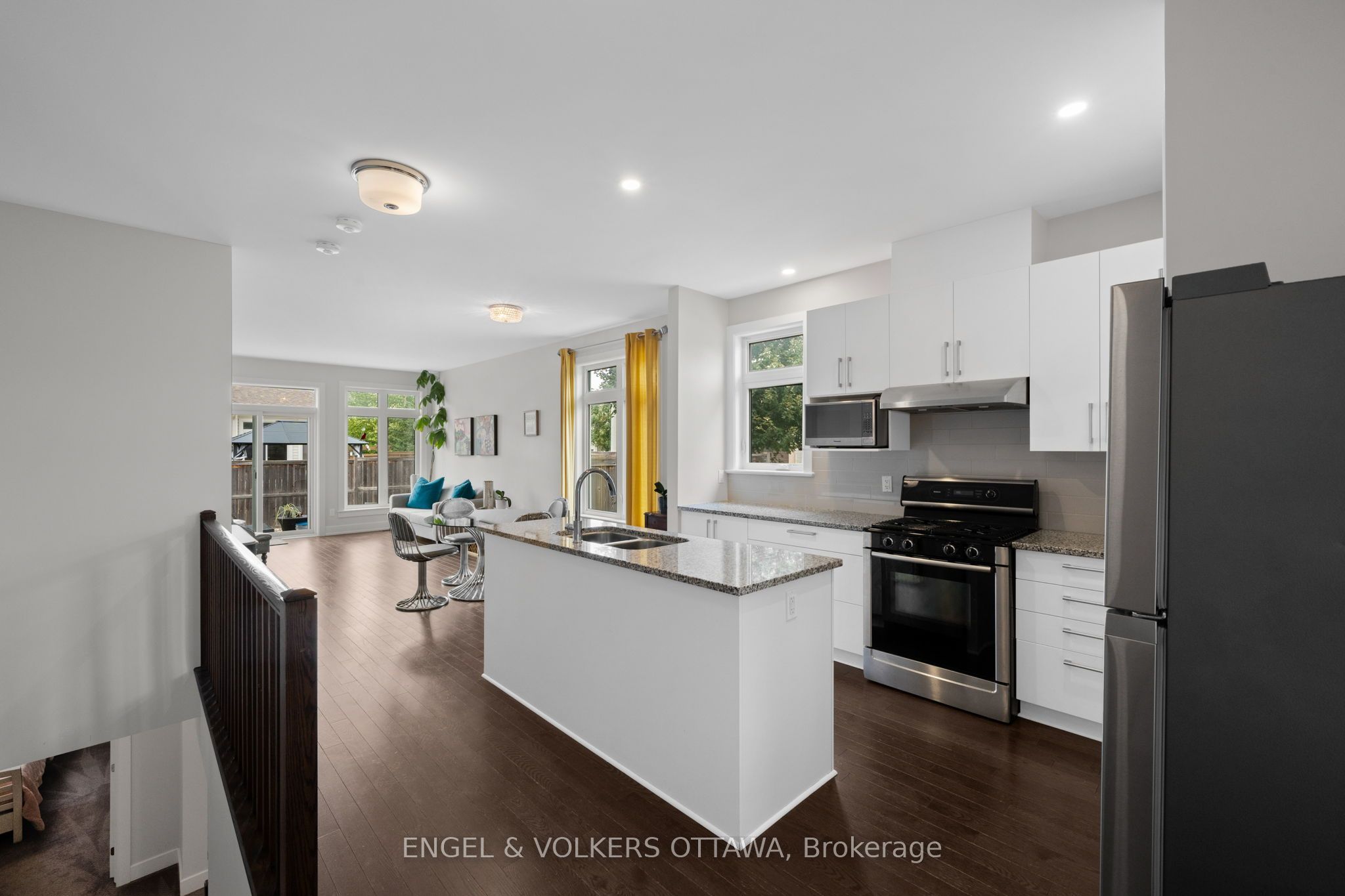 538 Silverbell Crescent, Blossom Park - Airport and Area, ON K1T 0P1 photo 4