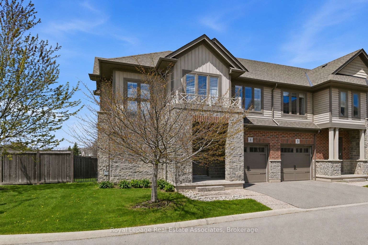 1 Southshore Crescent, Hamilton, ON L8E 0J3 photo 2