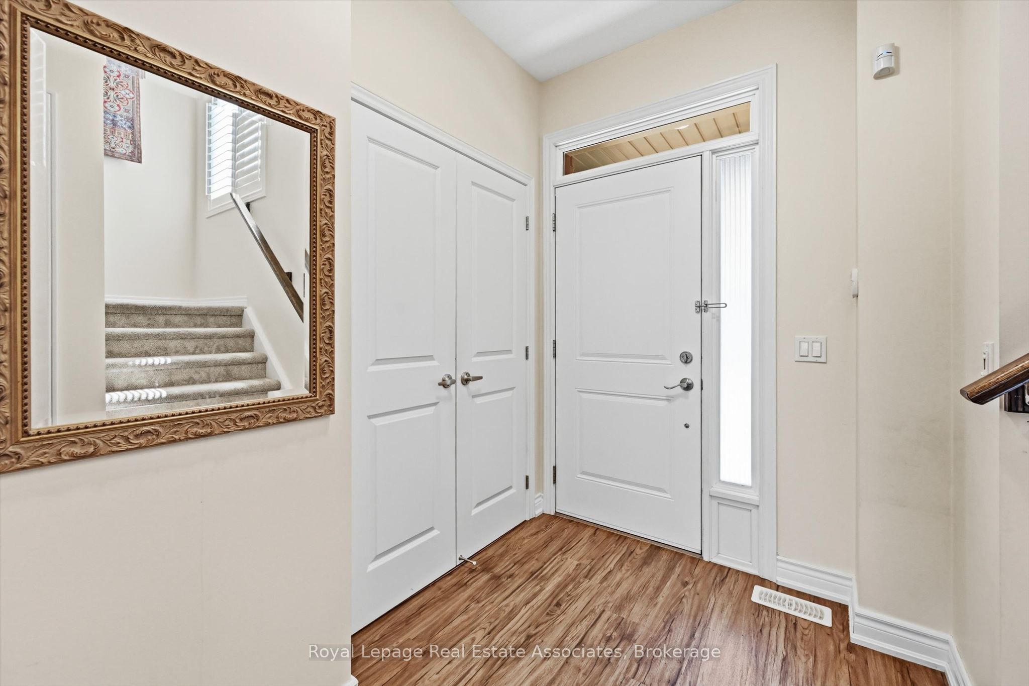1 Southshore Crescent, Hamilton, ON L8E 0J3 photo 3