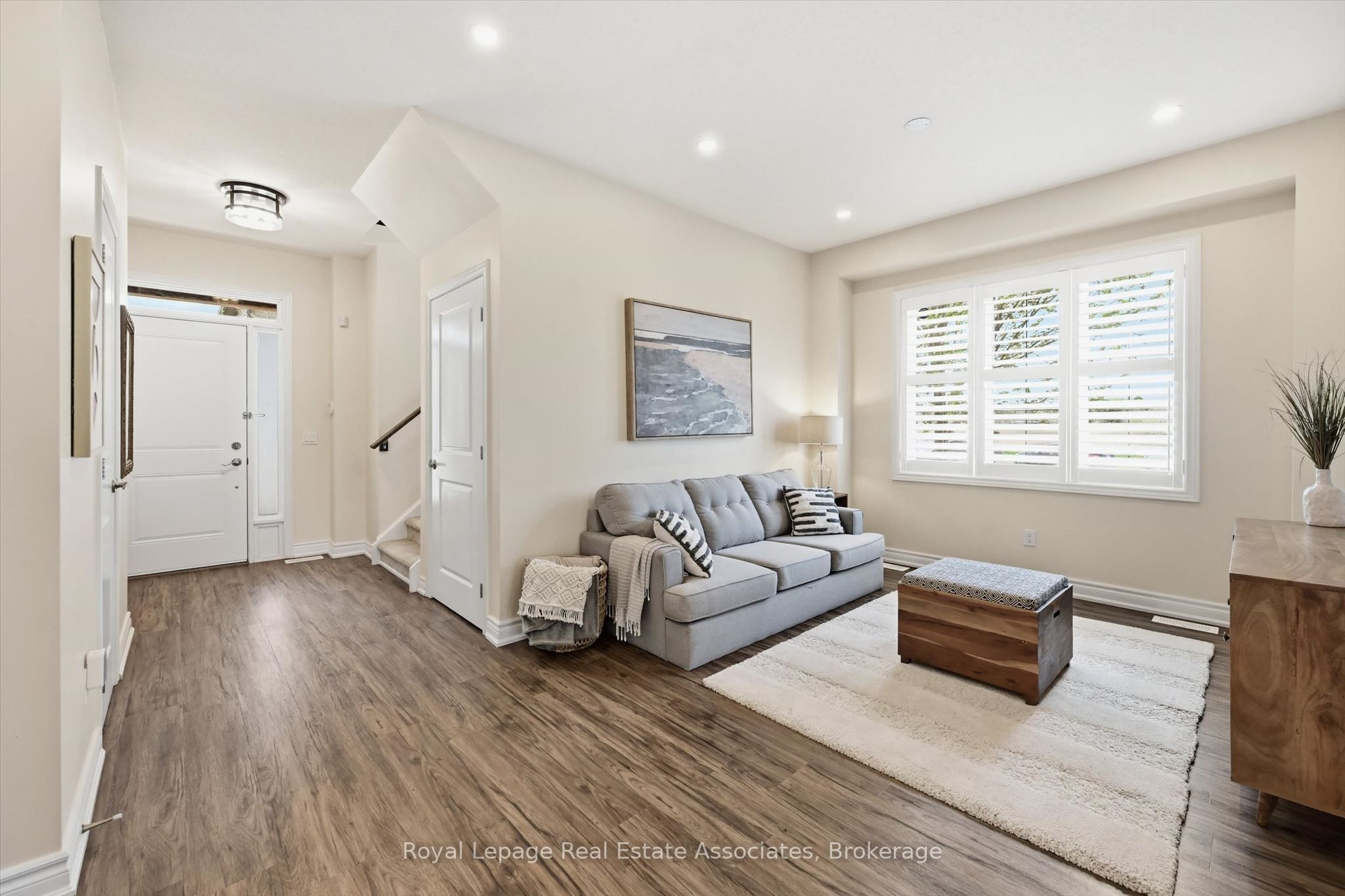 1 Southshore Crescent, Hamilton, ON L8E 0J3 photo 5