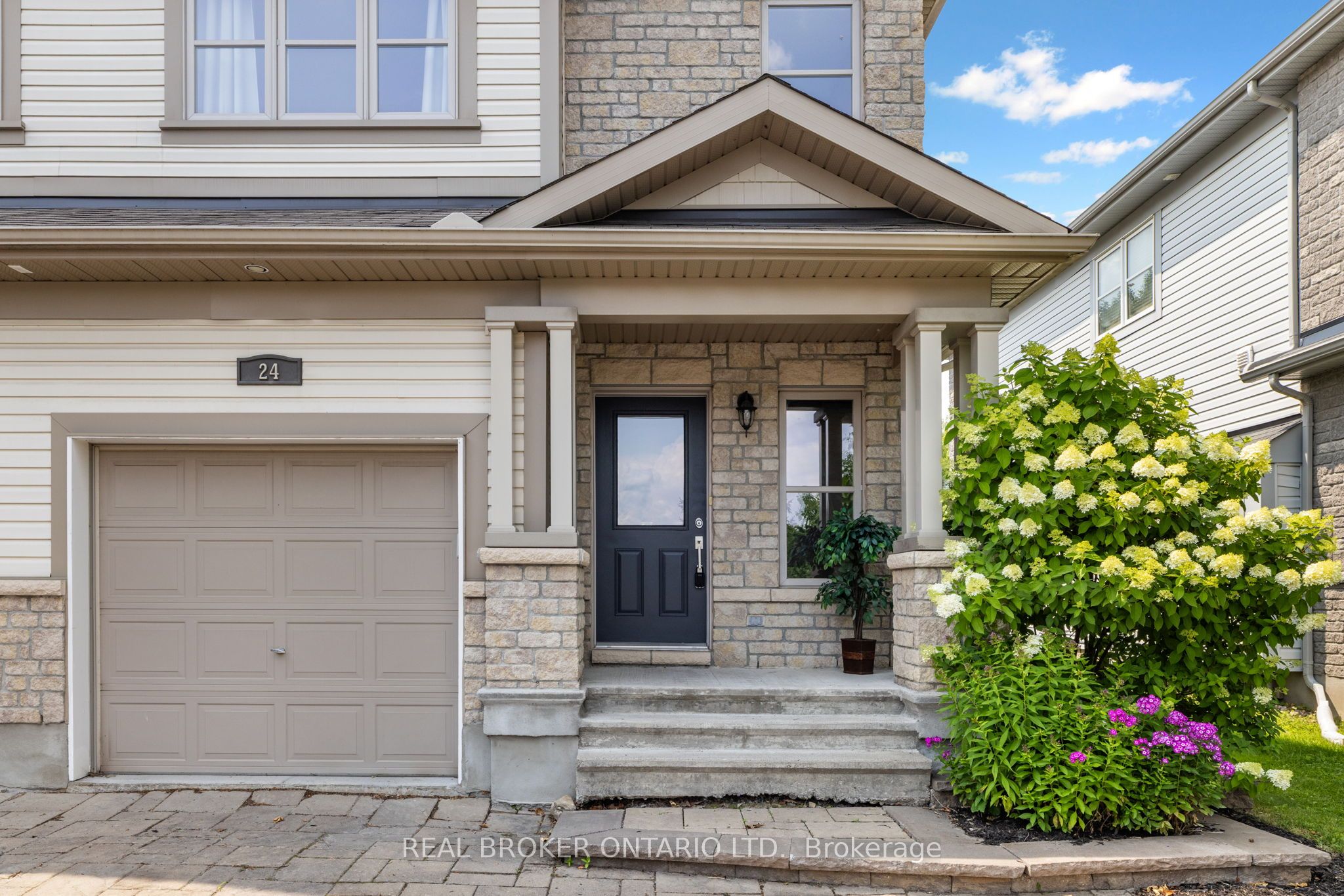 24 Hackberry Trail, Carleton Place, ON K7C 0B1 photo 3