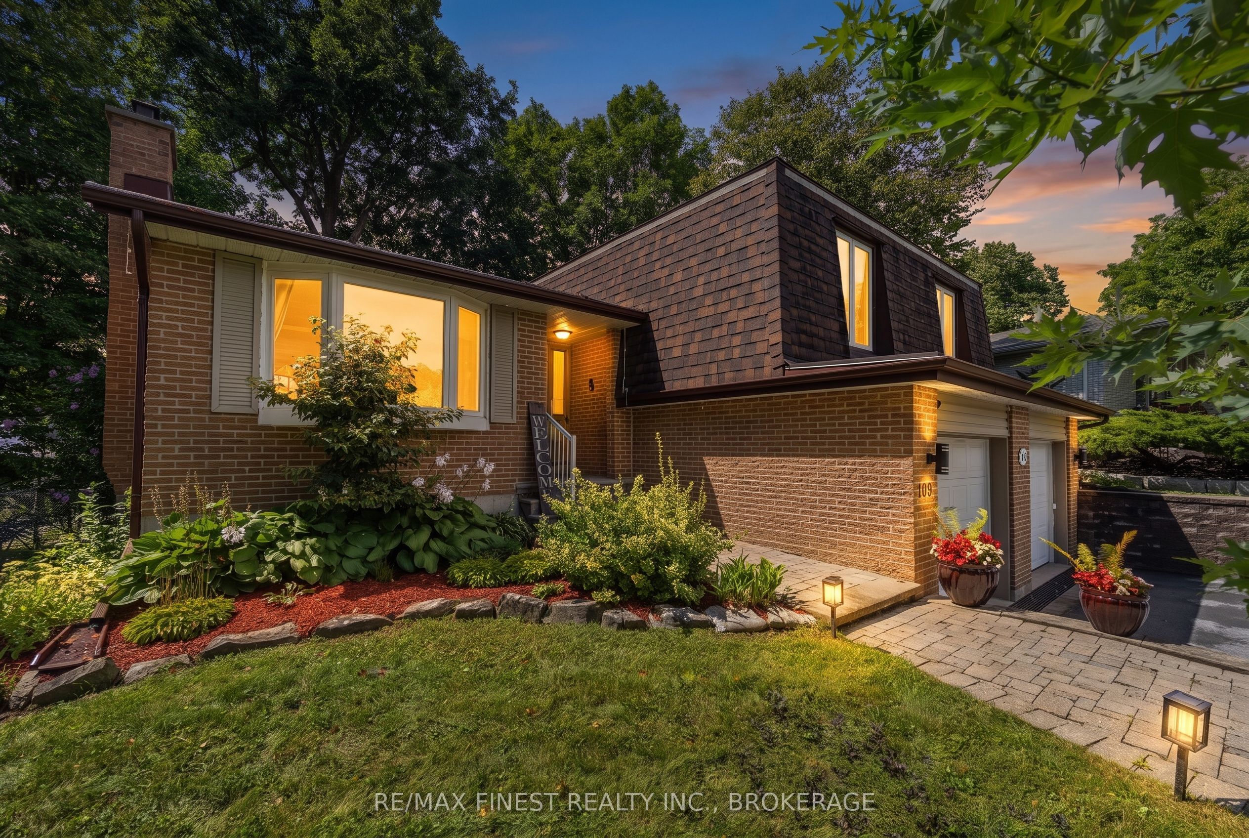 907 Pembridge Crescent, Kingston, ON K7M 6C6