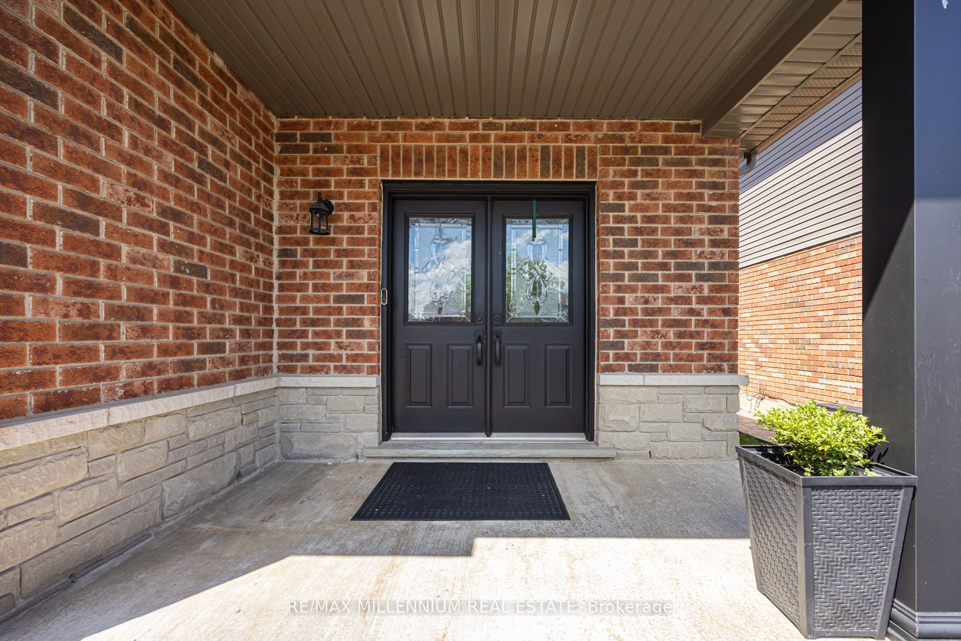 96 Windwood Drive, Hamilton, ON L0R 1C0 photo 4