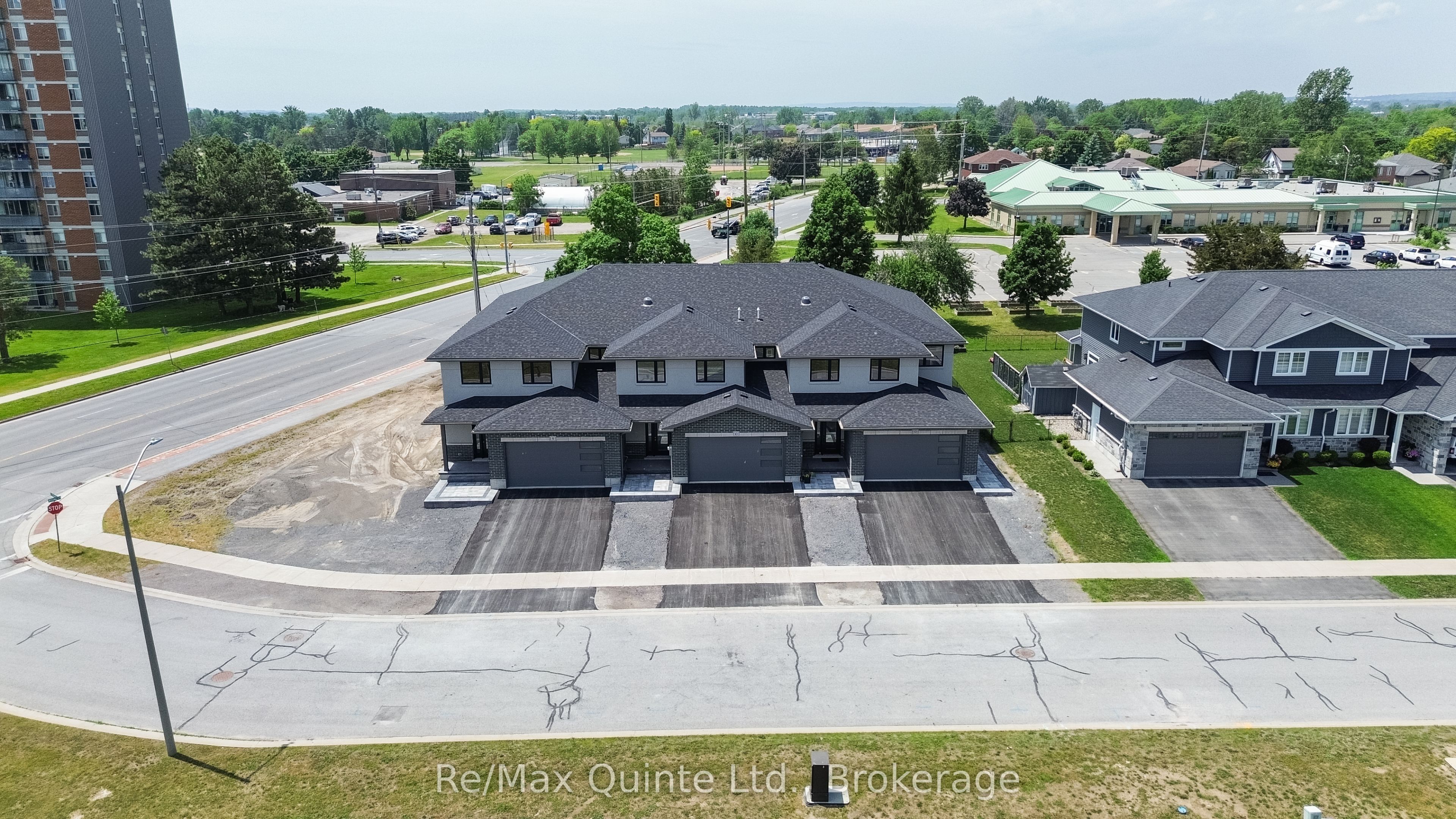 8 Stinson Avenue, Belleville, ON K8P 5N9 photo 4