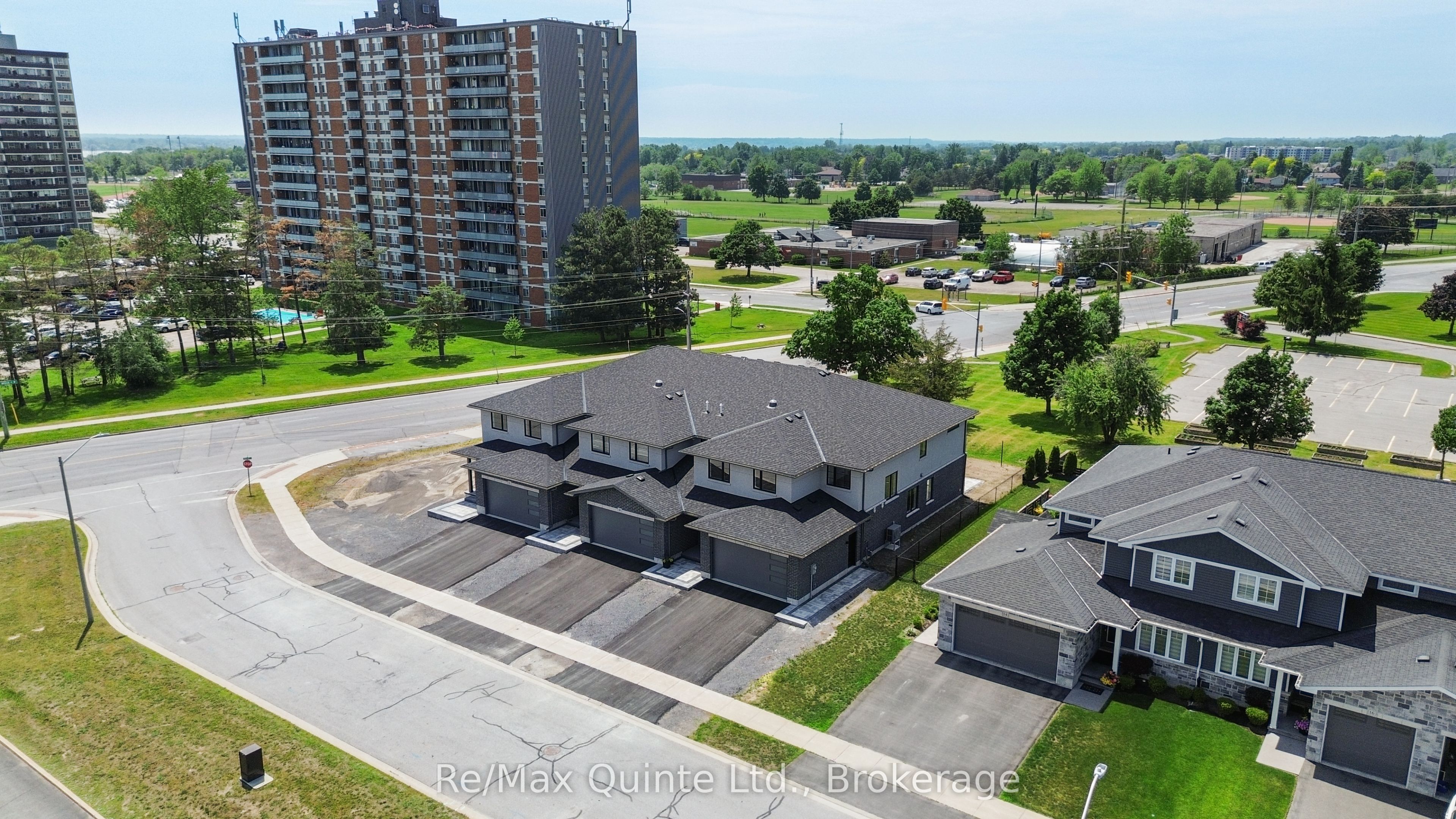 10 Stinson Avenue, Belleville, ON K8P 5N9 photo 3
