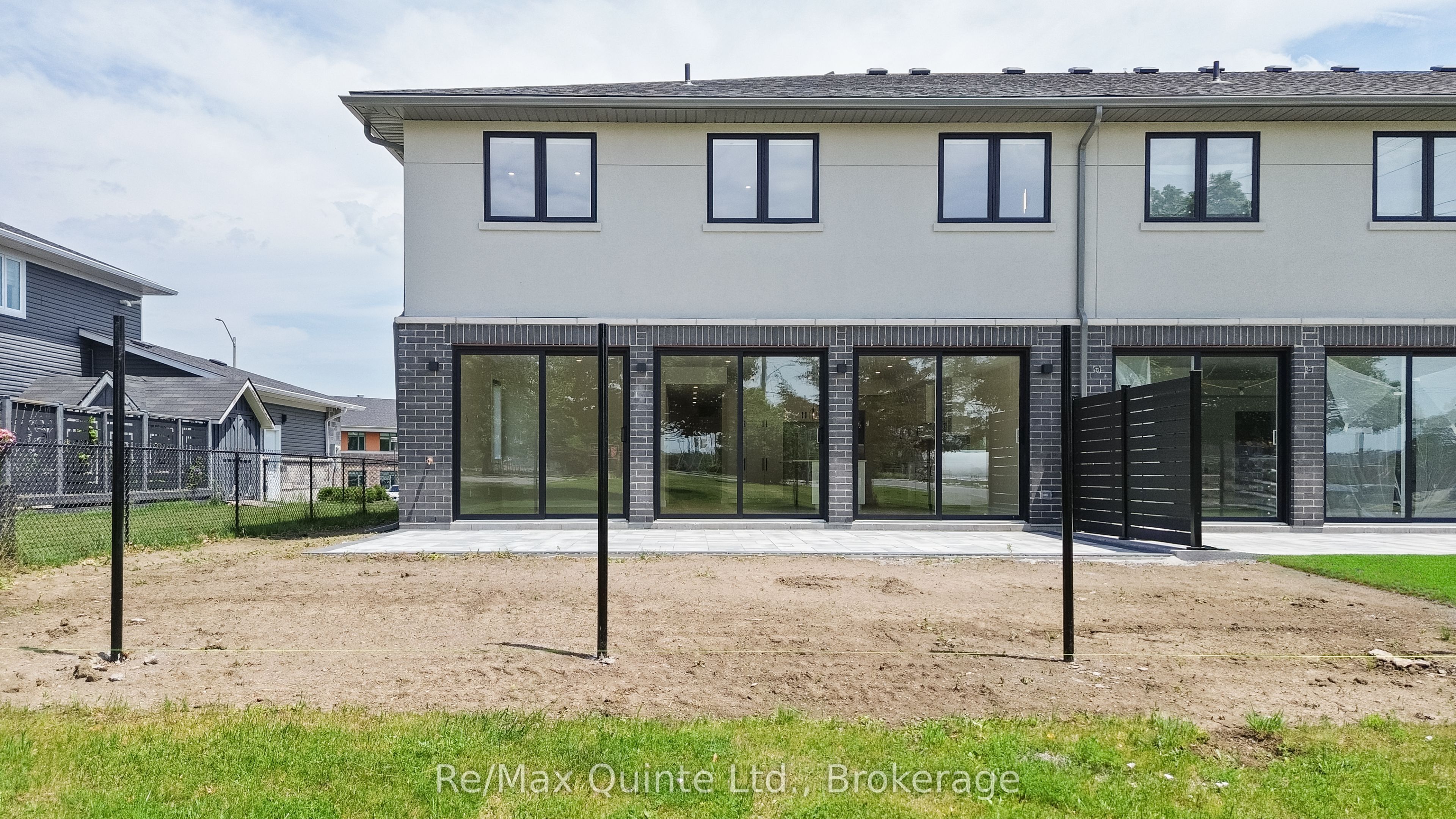 12 Stinson Avenue, Belleville, ON K8P 5N9 photo 3
