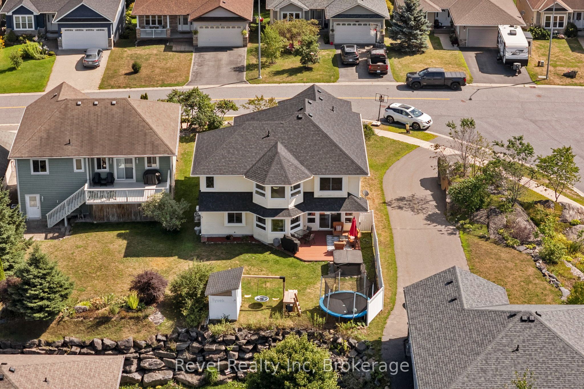 5 Avery Court, Parry Sound, ON P2A 3C4 photo 2