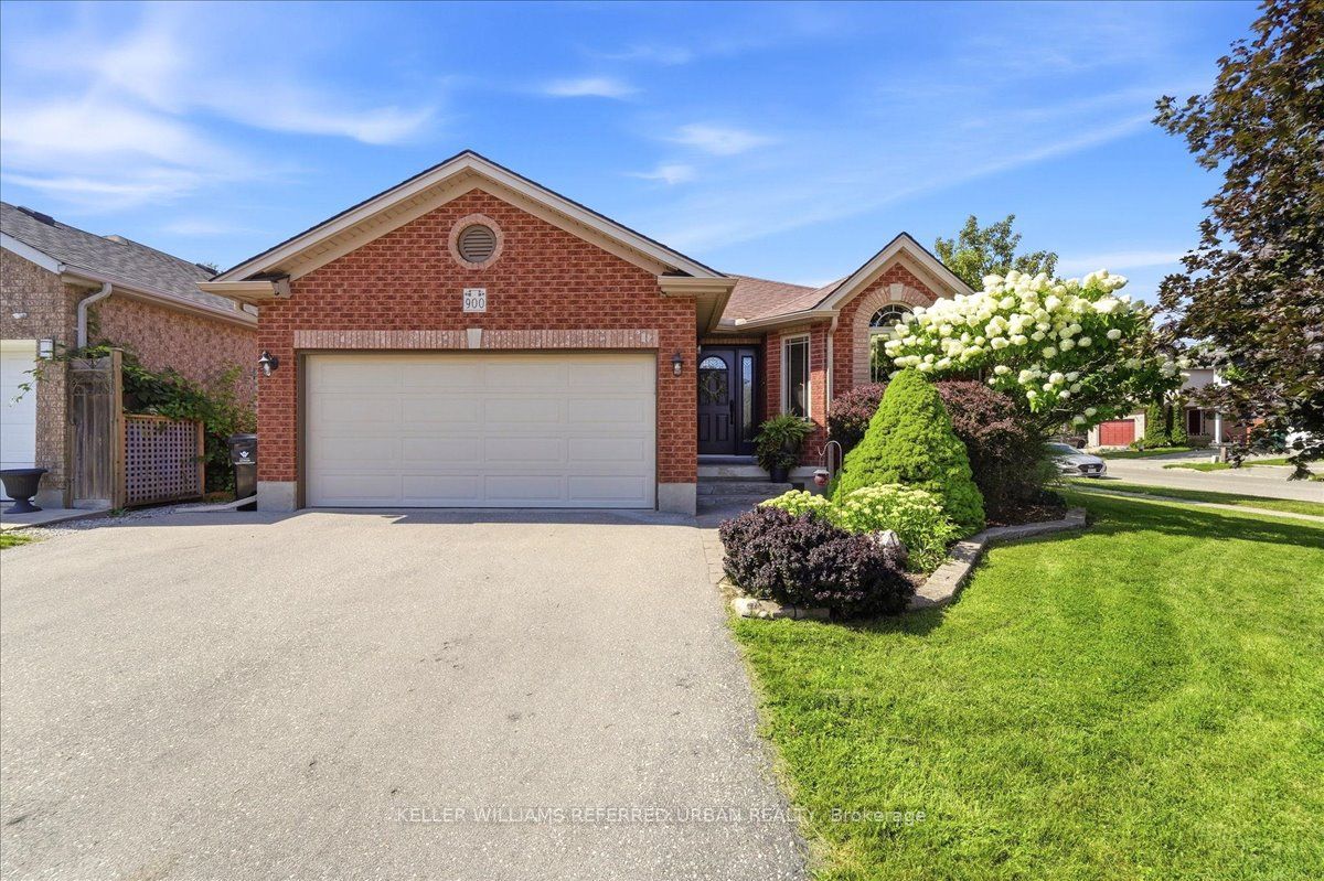 900 Keewatin Place, Kitchener, ON N2B 3W4 photo 2