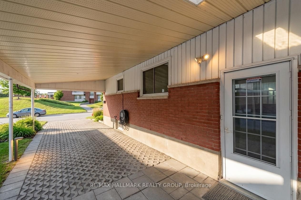2223 Halifax Drive, Elmvale Acres and Area, ON K1G 2W4 photo 4