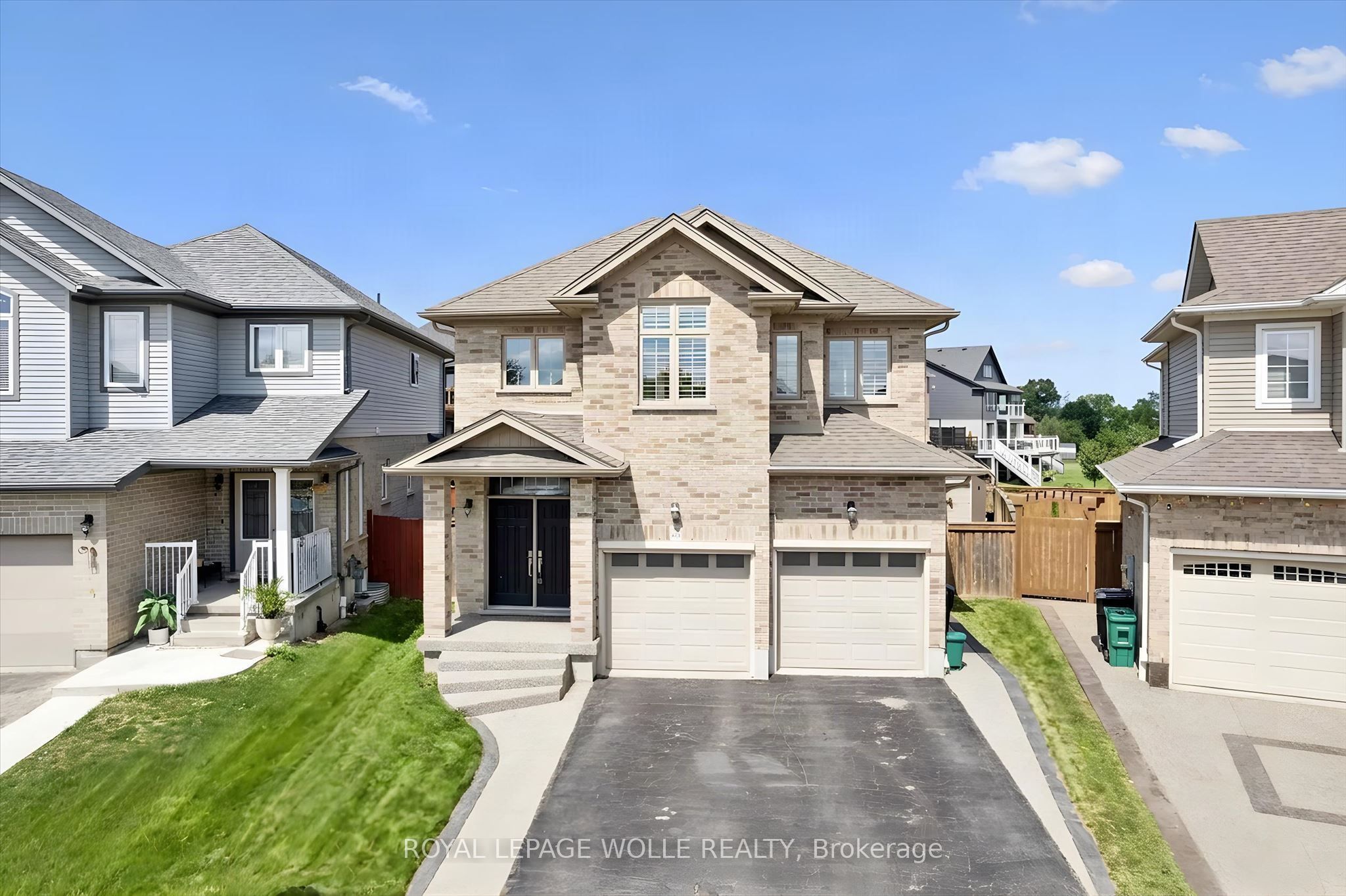 941 Eden Oak Court, Kitchener, ON N2A 0H4 photo 2