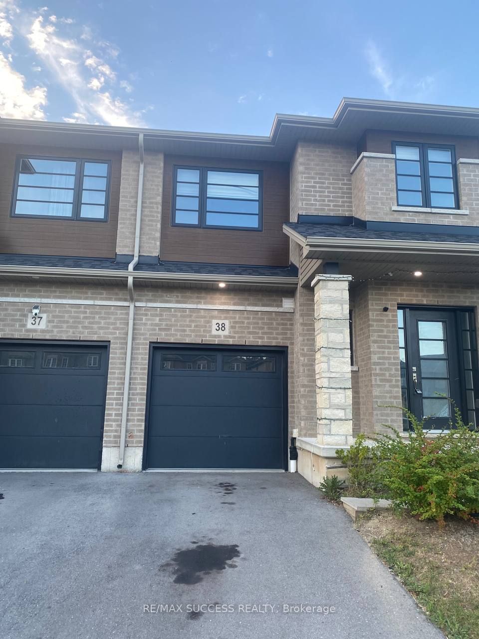 520 Grey Street 38, Brantford, ON N3S 0K1 photo 2