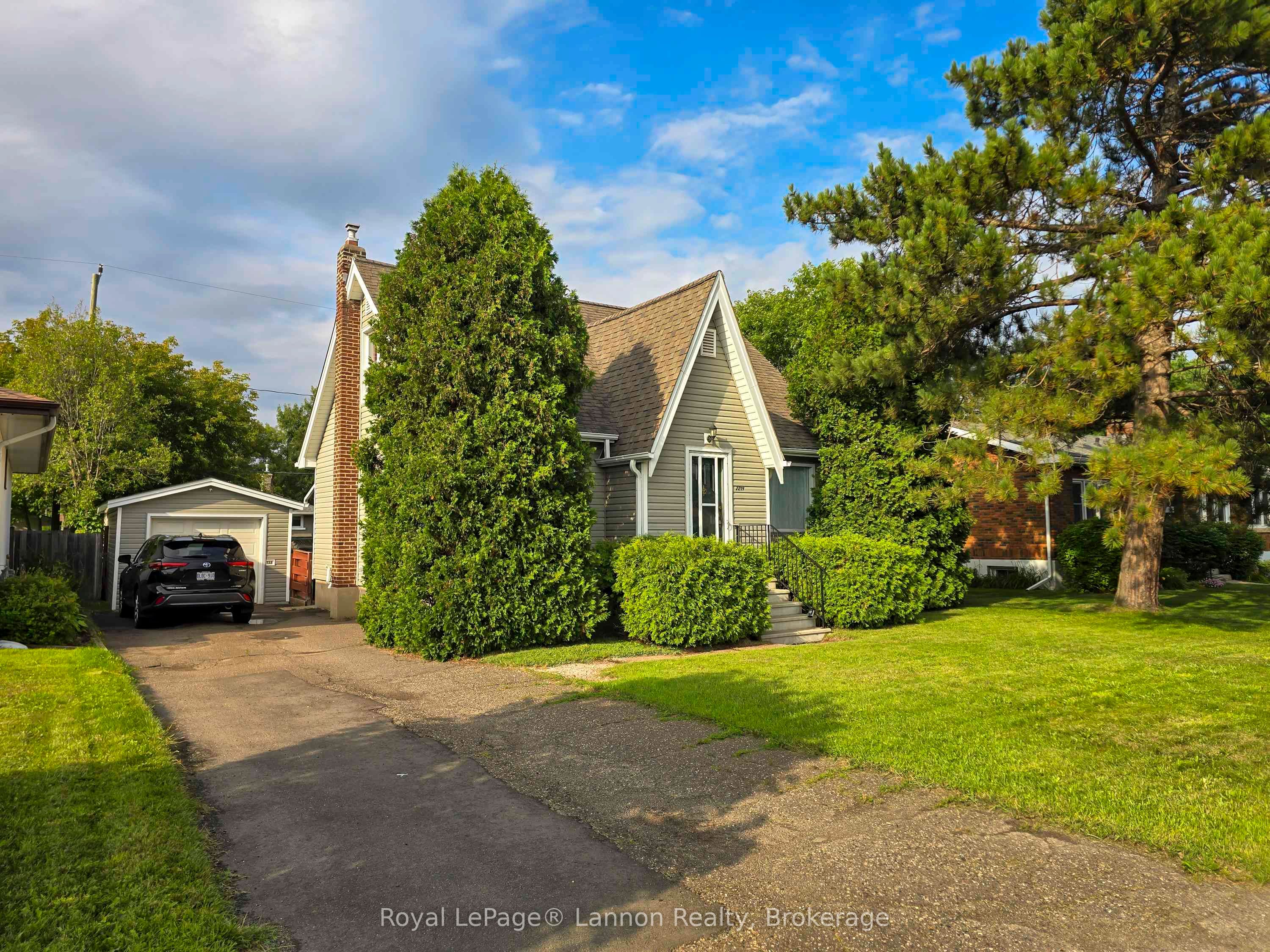 2219 Arthur Street E, Thunder Bay, ON P7E 5P3 photo 2