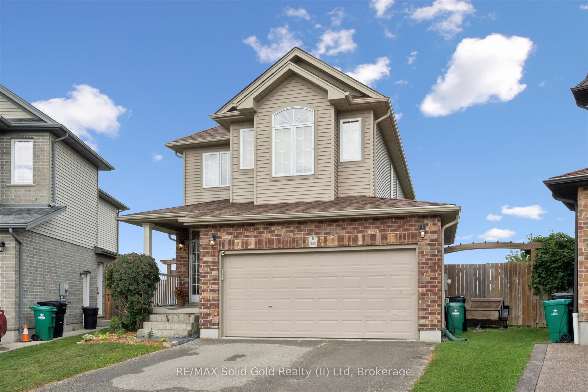 952 Eden Oak Court, Kitchener, ON N2A 0C6 photo 2